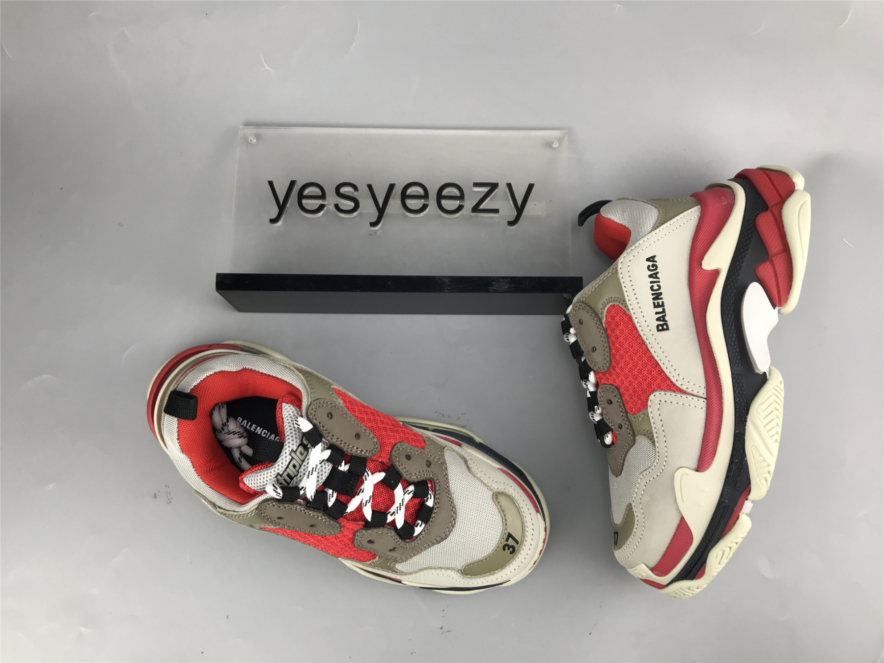UA TRIPLE S CLEAR SOLE GREY RED