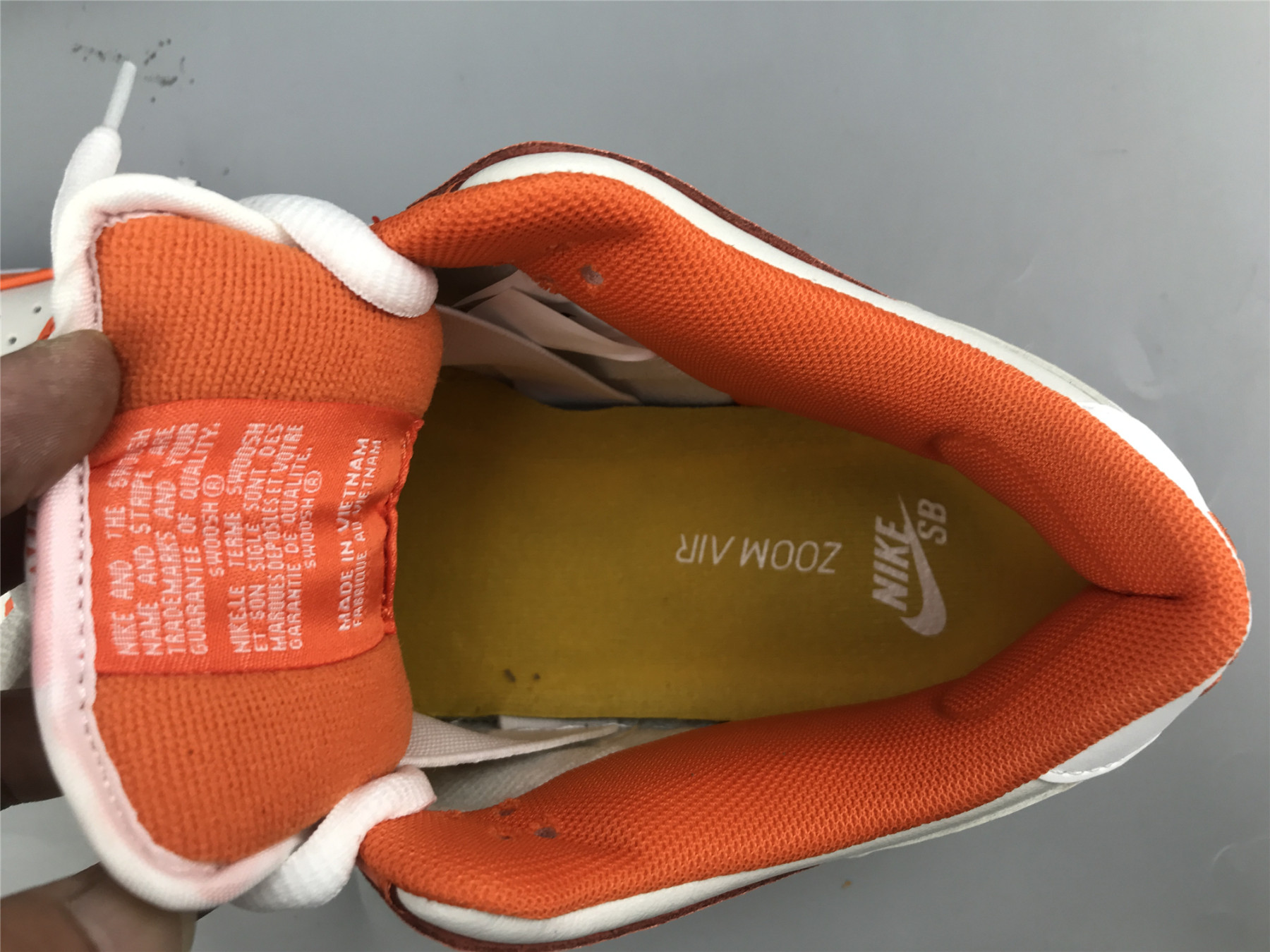 UA NIKE SB DUNK LOW WHITE ORANGE