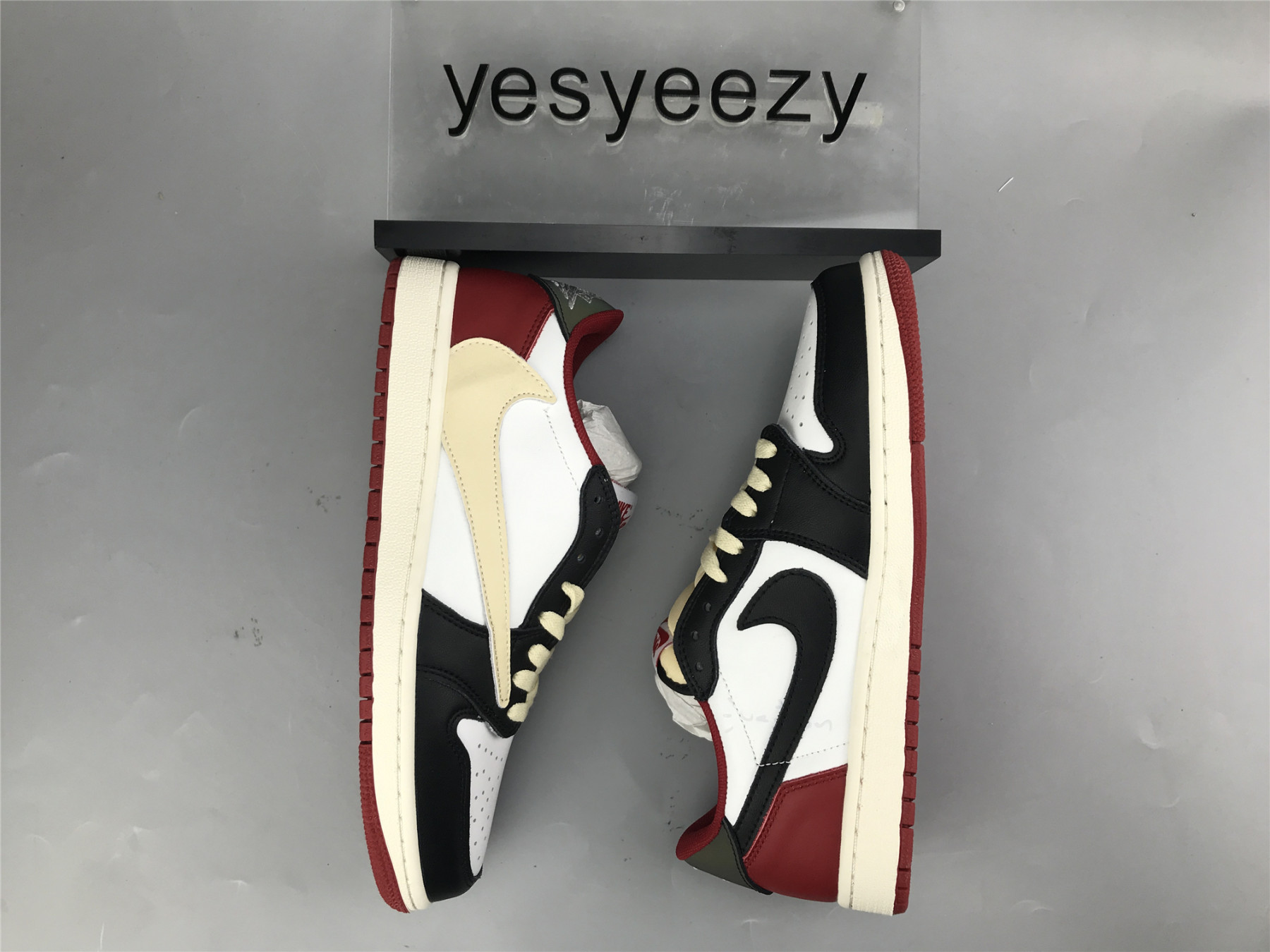 UA FRAGMENT X TRAVIS SCOTT X AIR JORDAN 1 LOW TSÂ