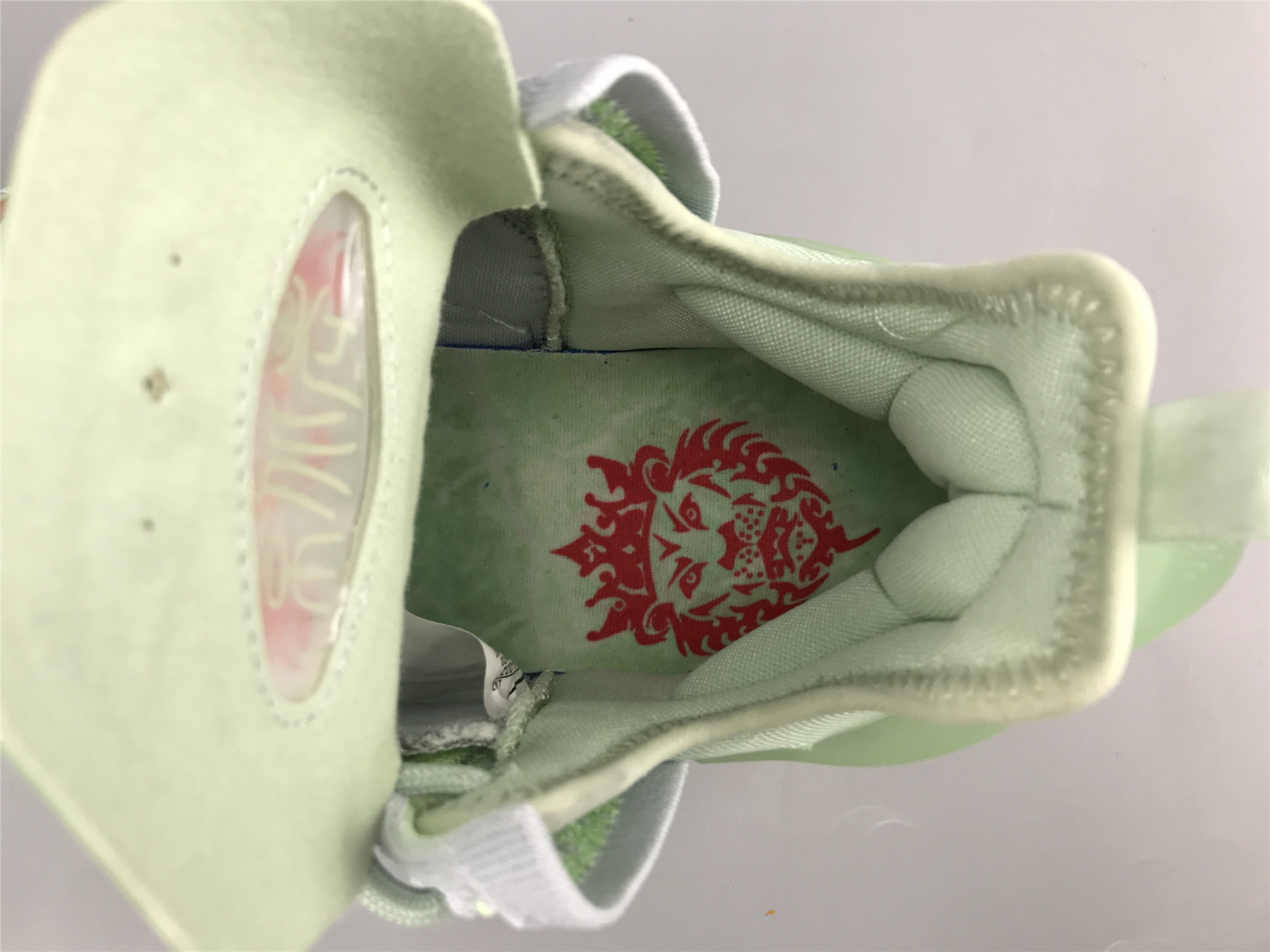 UA NIKE LEBRON 18 EP 