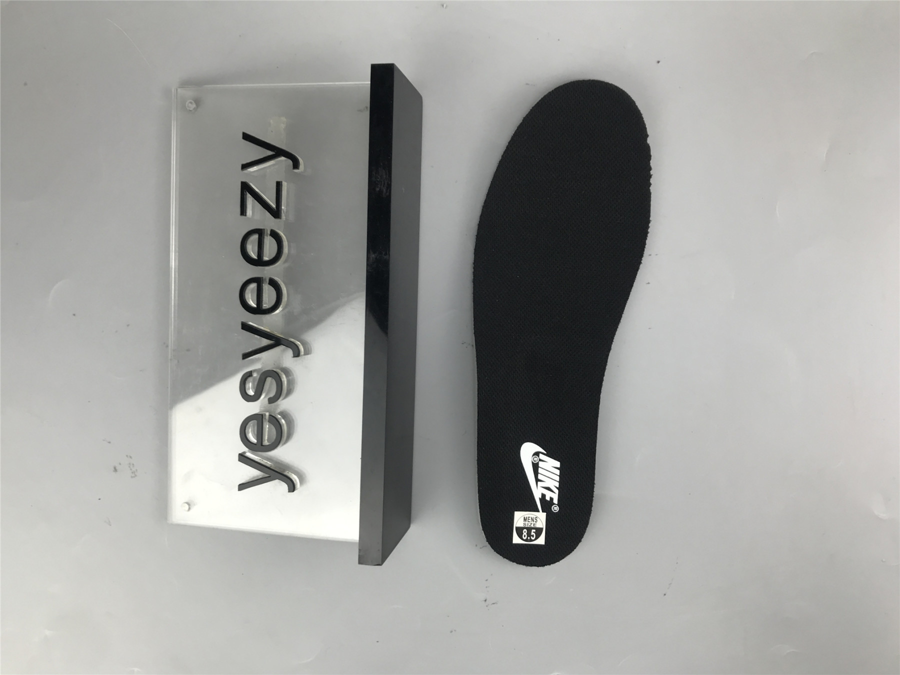 UA NIKE WMNS DUNK HIGH 