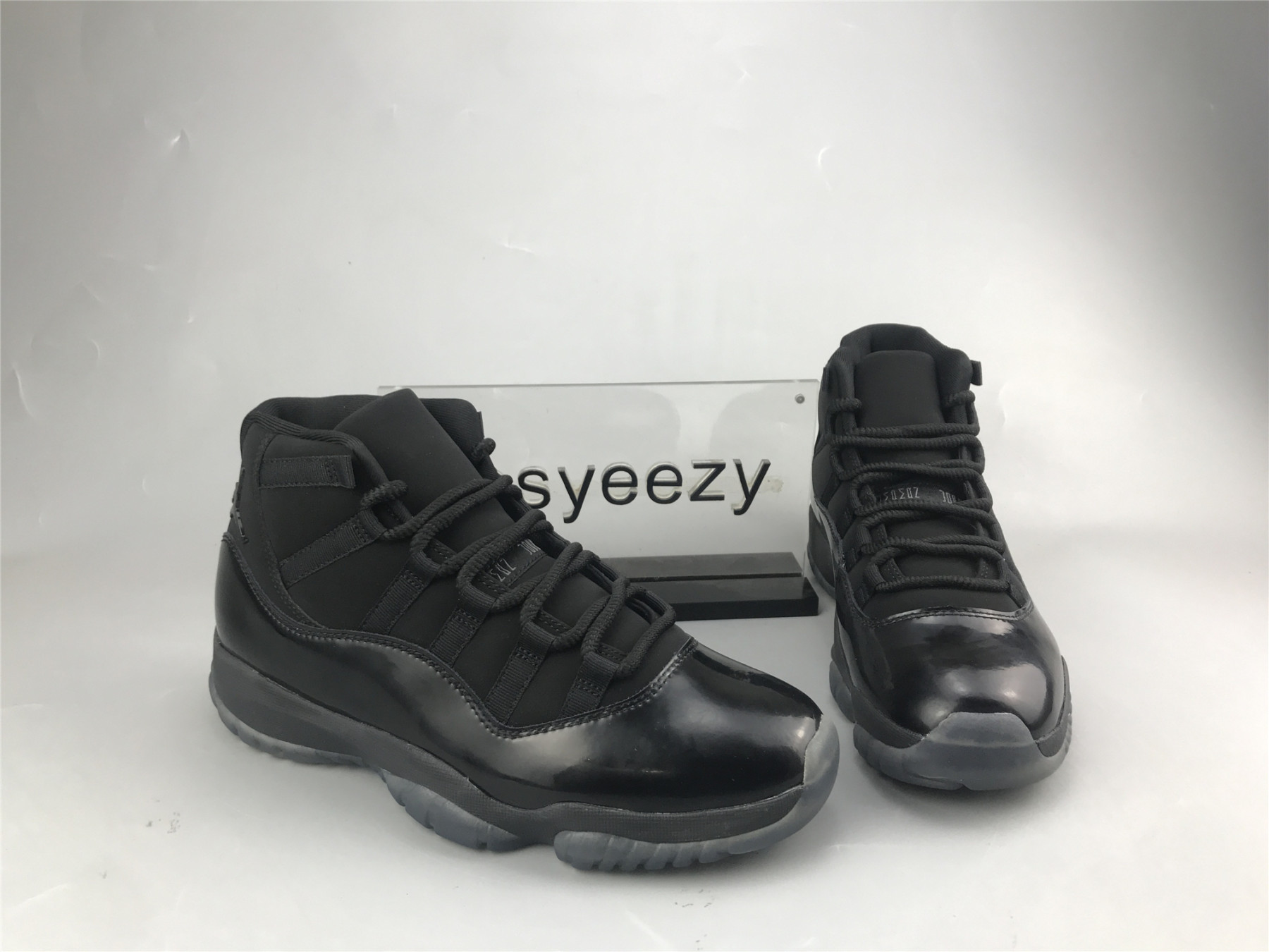 UA AIR JORDAN 11 RETRO 