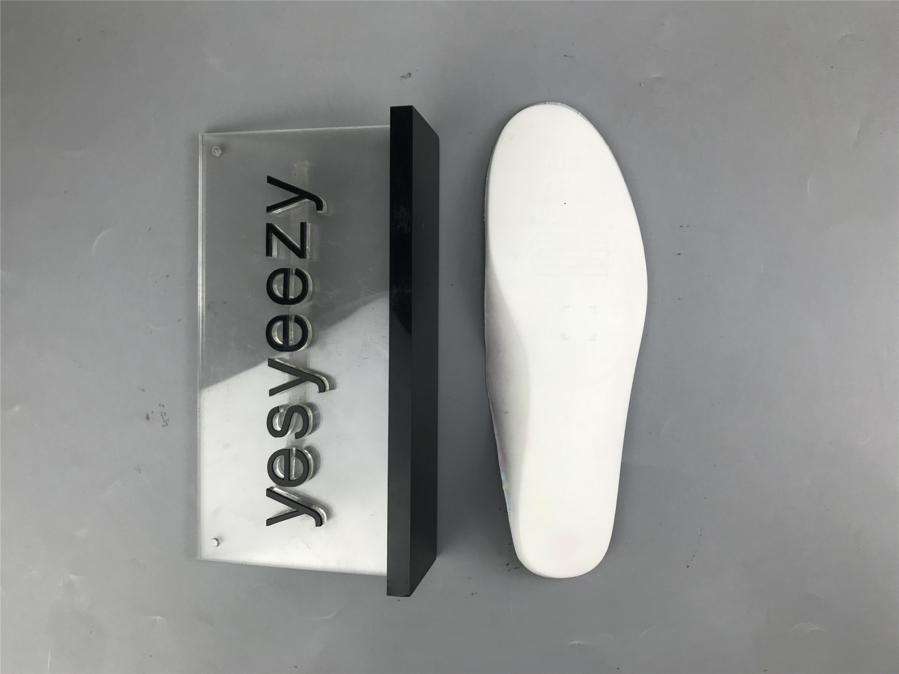 UA AIR JORDAN 6 RETRO 