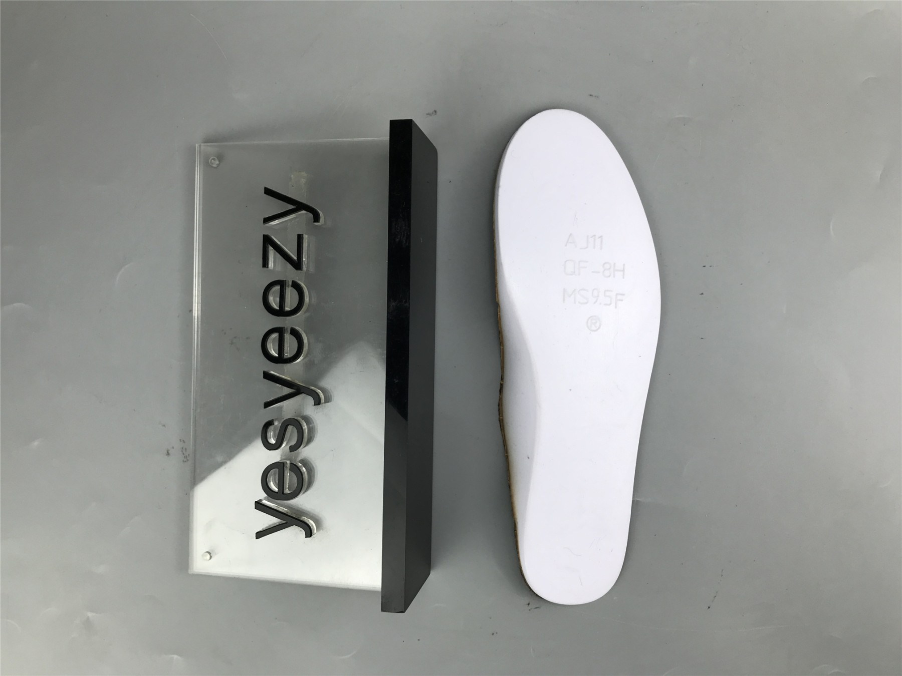 UA WMNS AIR JORDAN 11 RETRO 