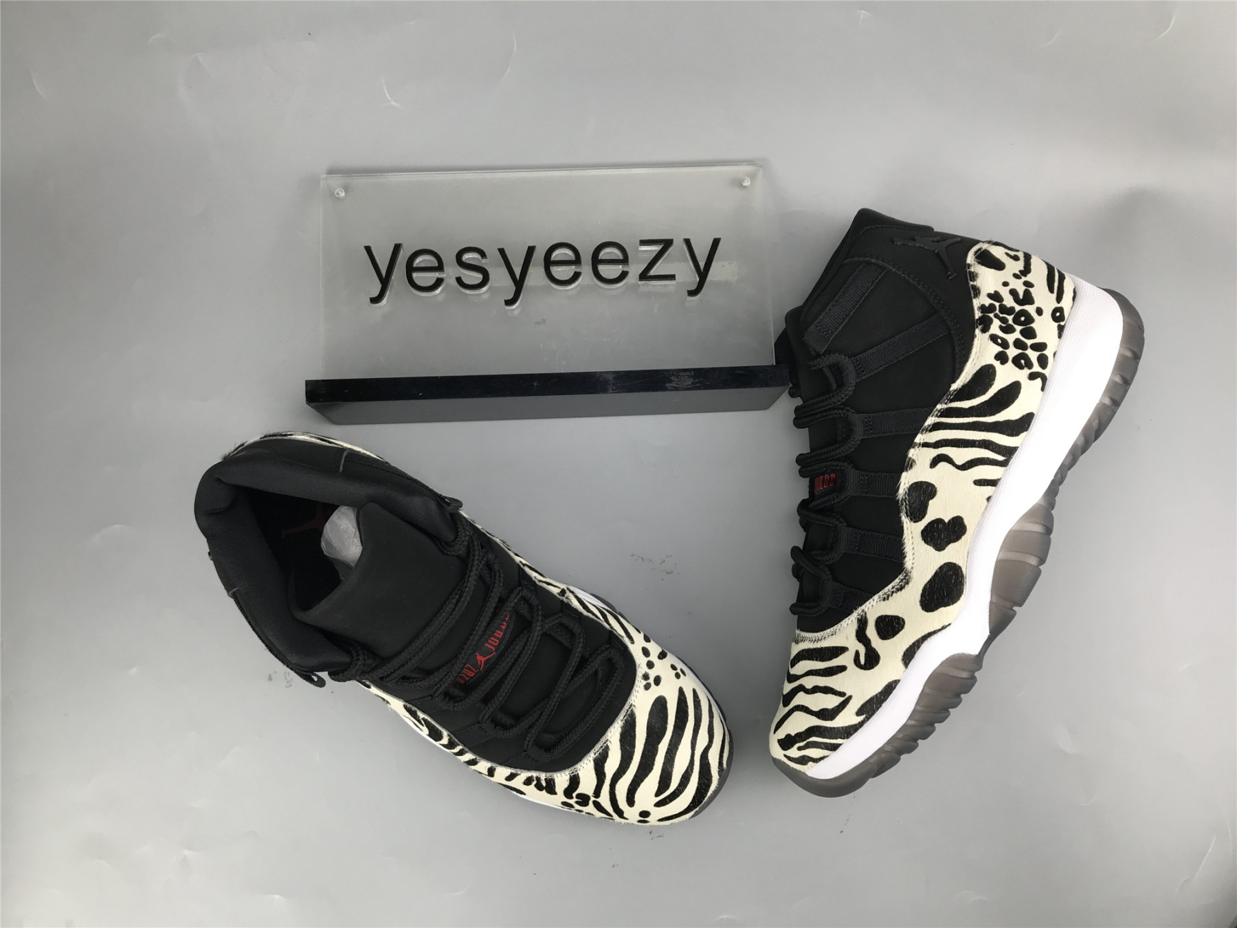 UA WMNS AIR JORDAN 11 RETRO 