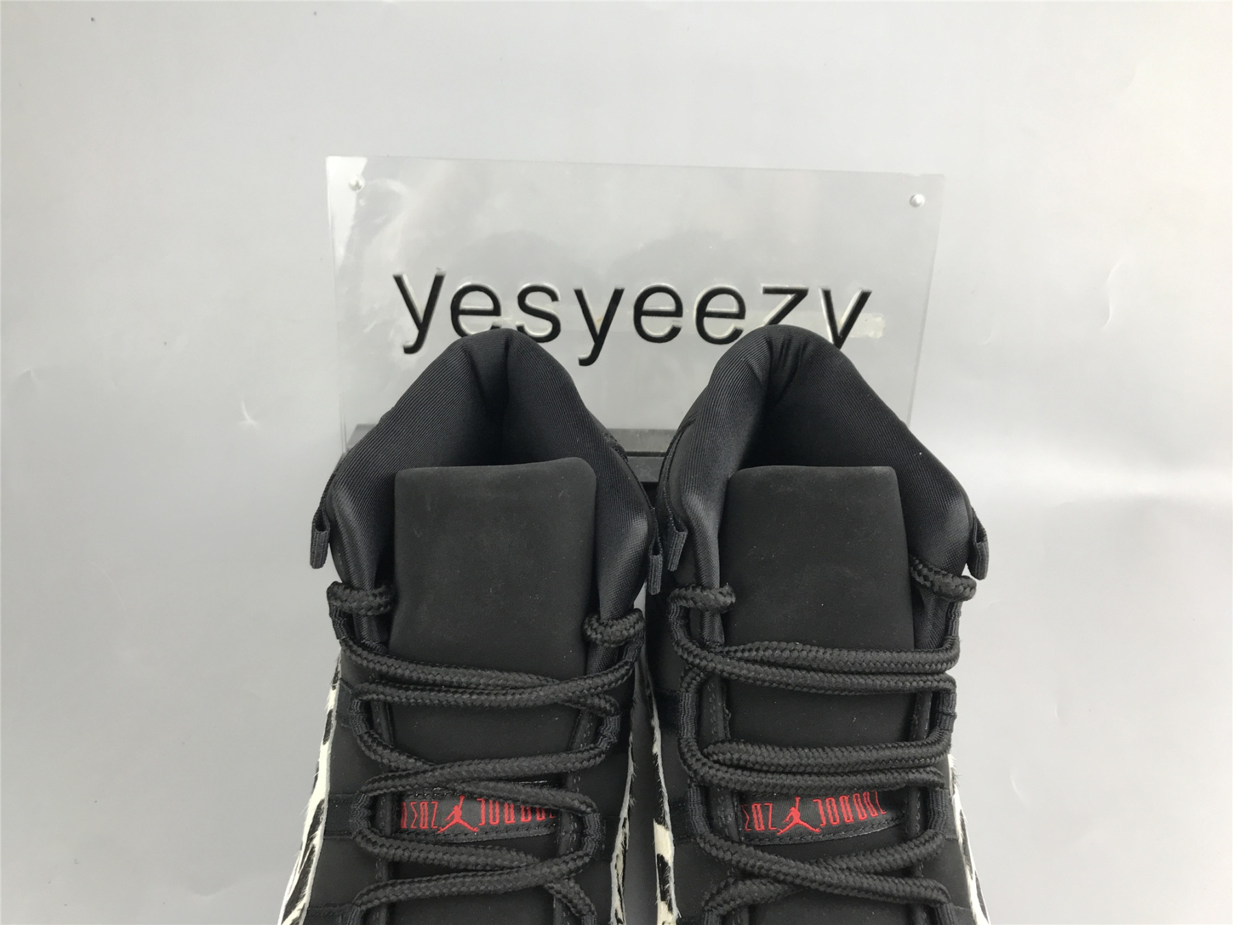 UA WMNS AIR JORDAN 11 RETRO 