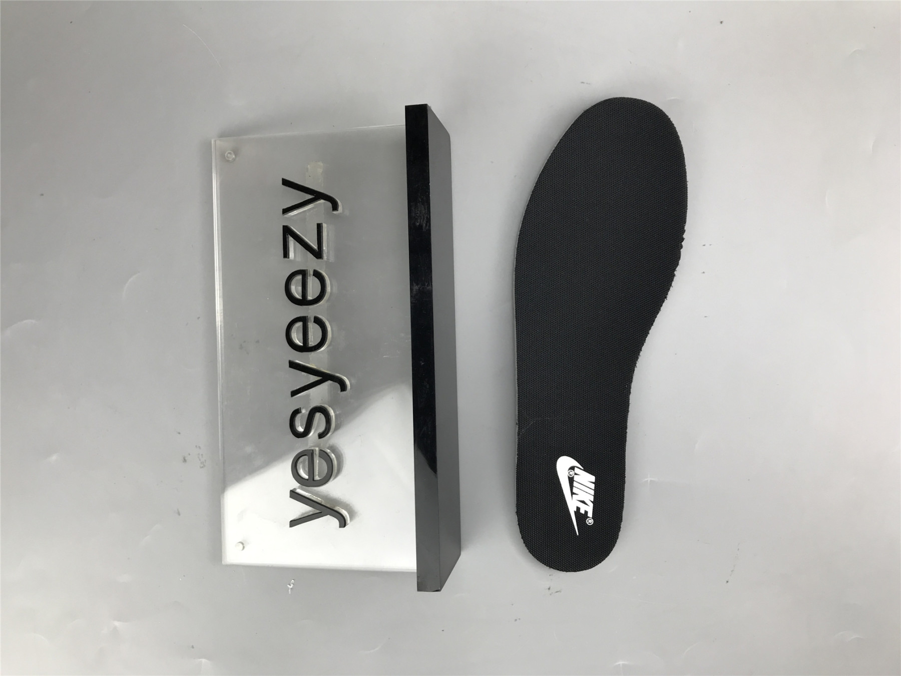 UA NIKE DUNK LOW EMB NBA 75TH ANNIVERSARY - CHICAGO