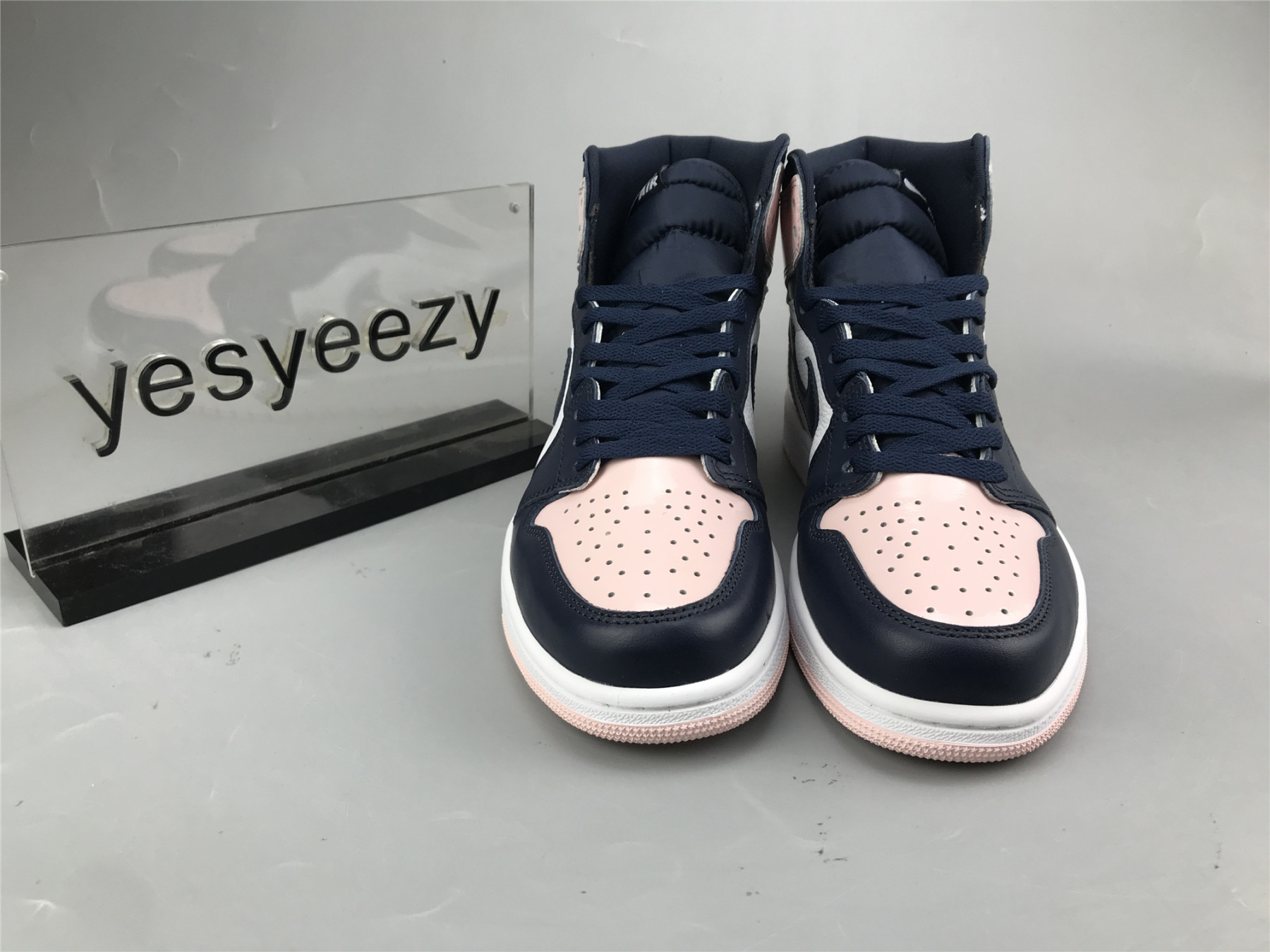 UA WMNS AIR JORDAN 1 RETRO HIGH OG SE 