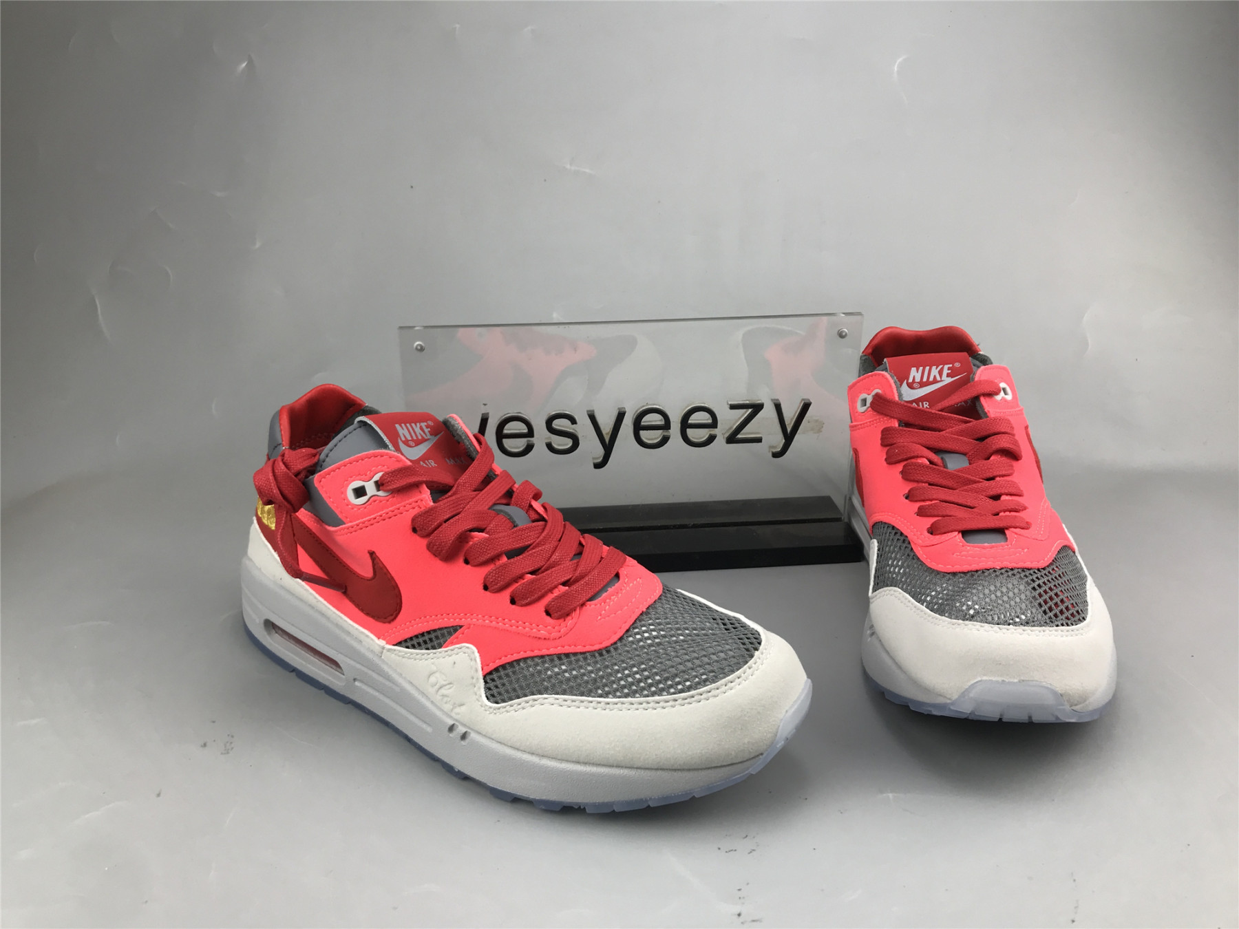 UA NIKE CLOT X AIR MAX 1 