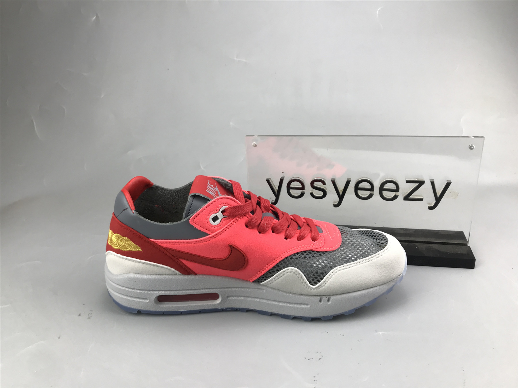 UA NIKE CLOT X AIR MAX 1 