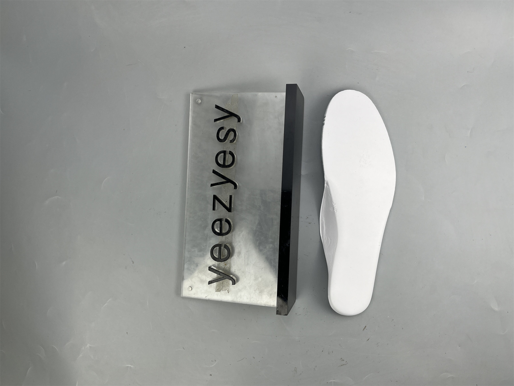 UA AIR JORDAN 11 RETRO SOUTH COAST