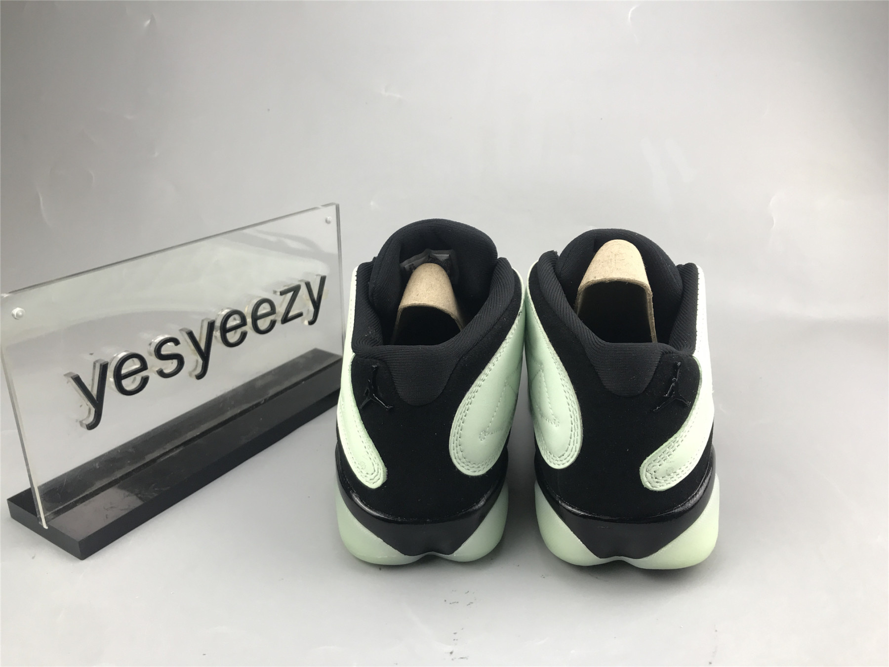 UA AIR JORDAN 13 RETRO LOW 