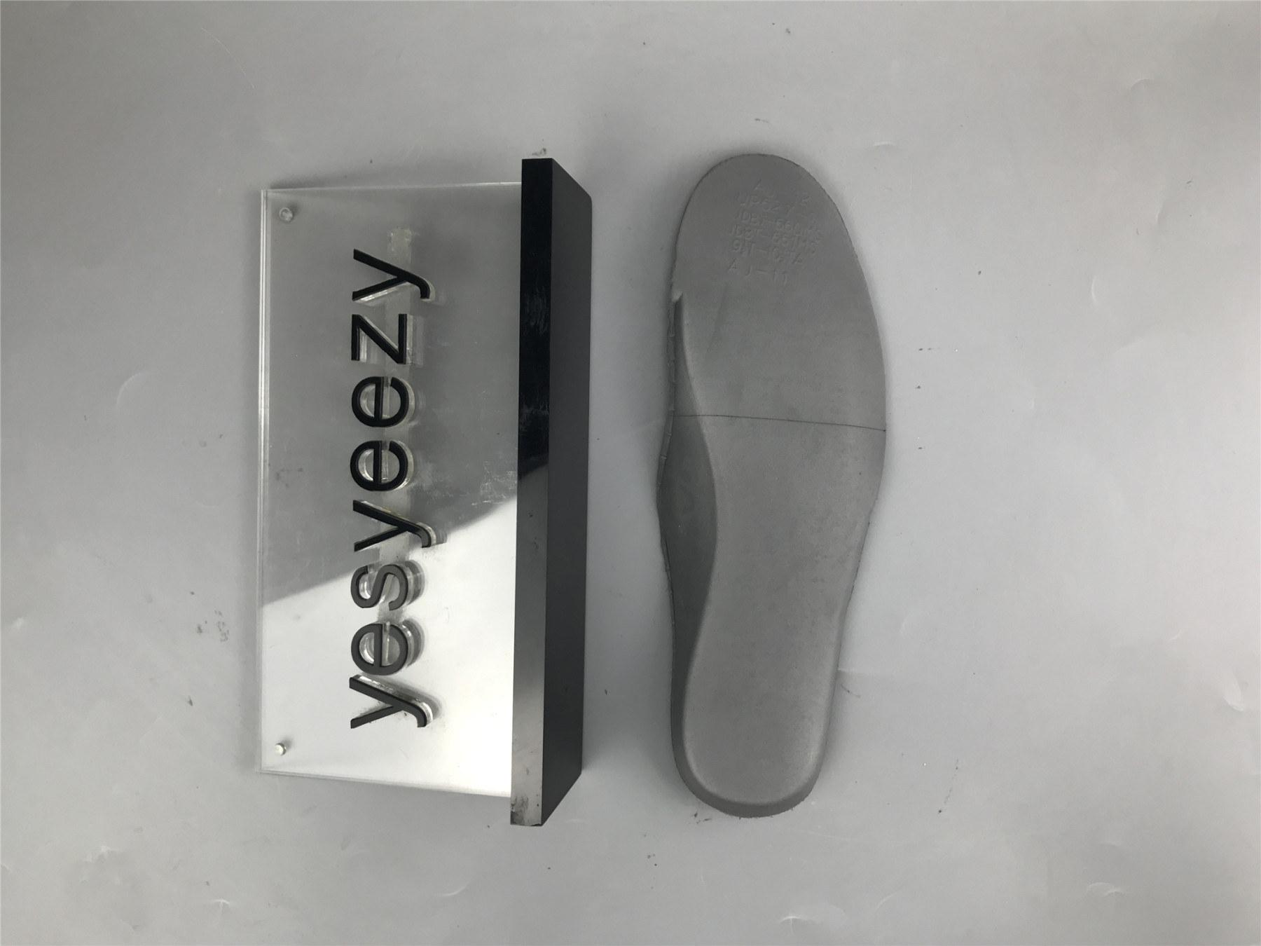 UA AIR JORDAN 13 RETRO LOW 