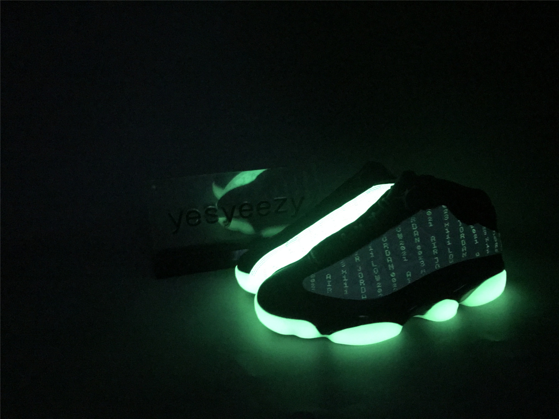 UA AIR JORDAN 13 RETRO LOW 