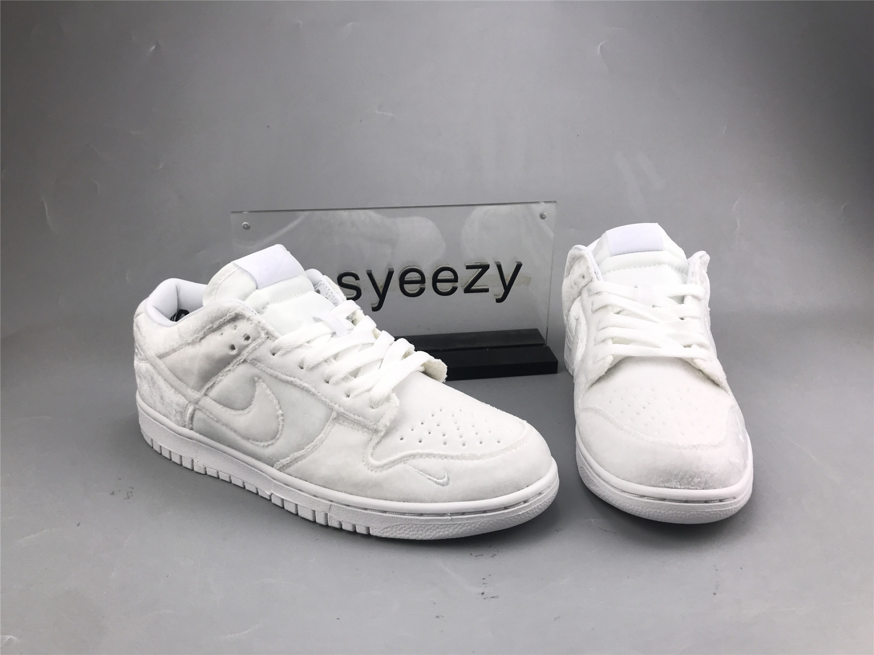 UA DOVER STREET MARKET X DUNK LOW 