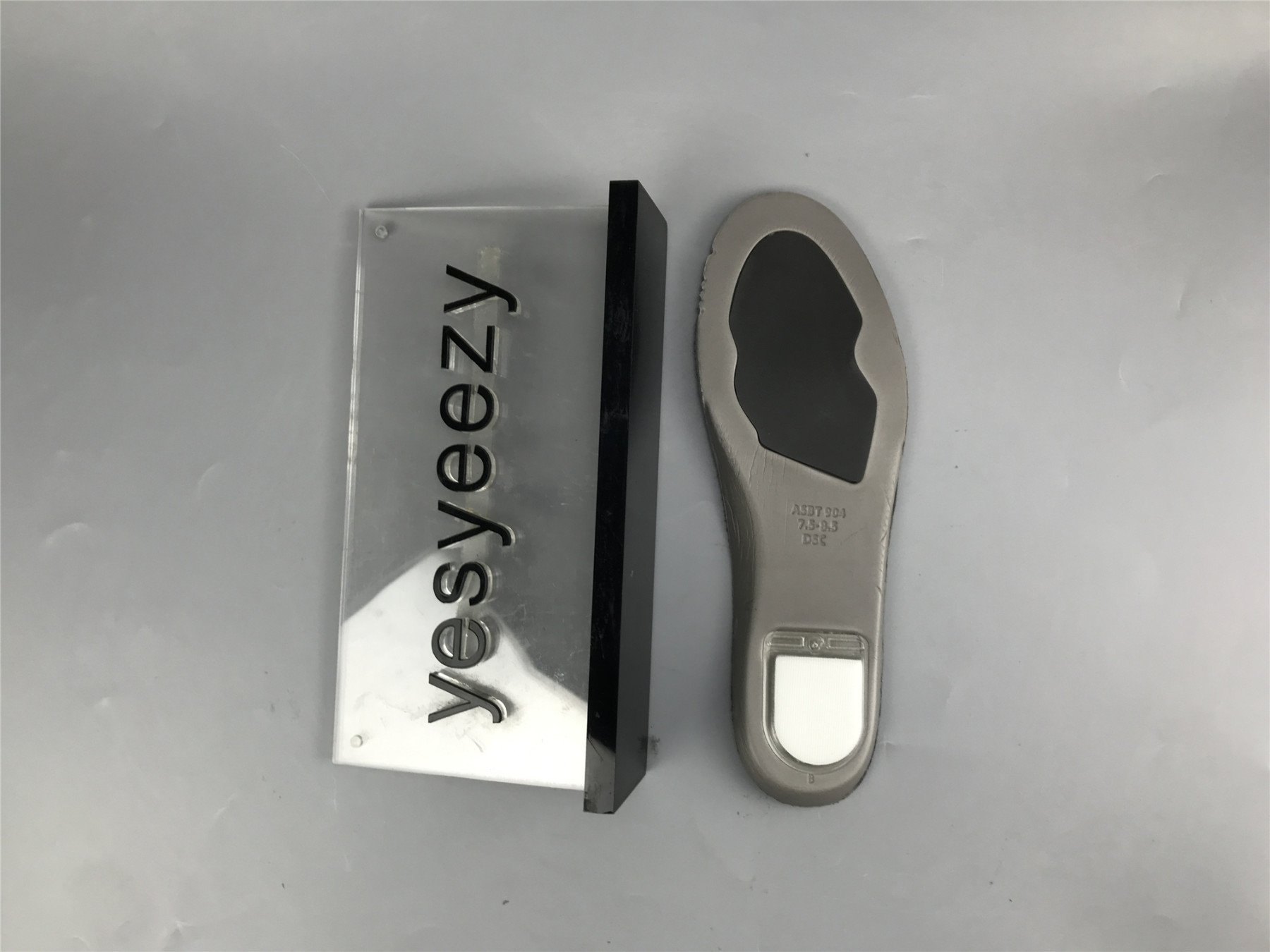 UA NIKE GUNDAM X DUNK HIGH SB 