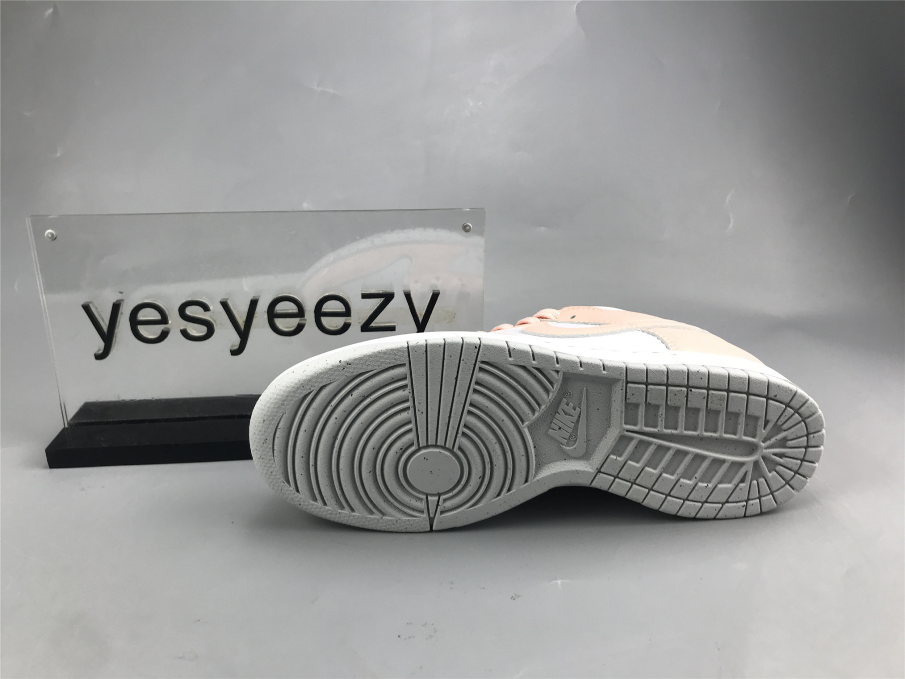 UA NIKE WMNS DUNK LOW NEXT NATURE 