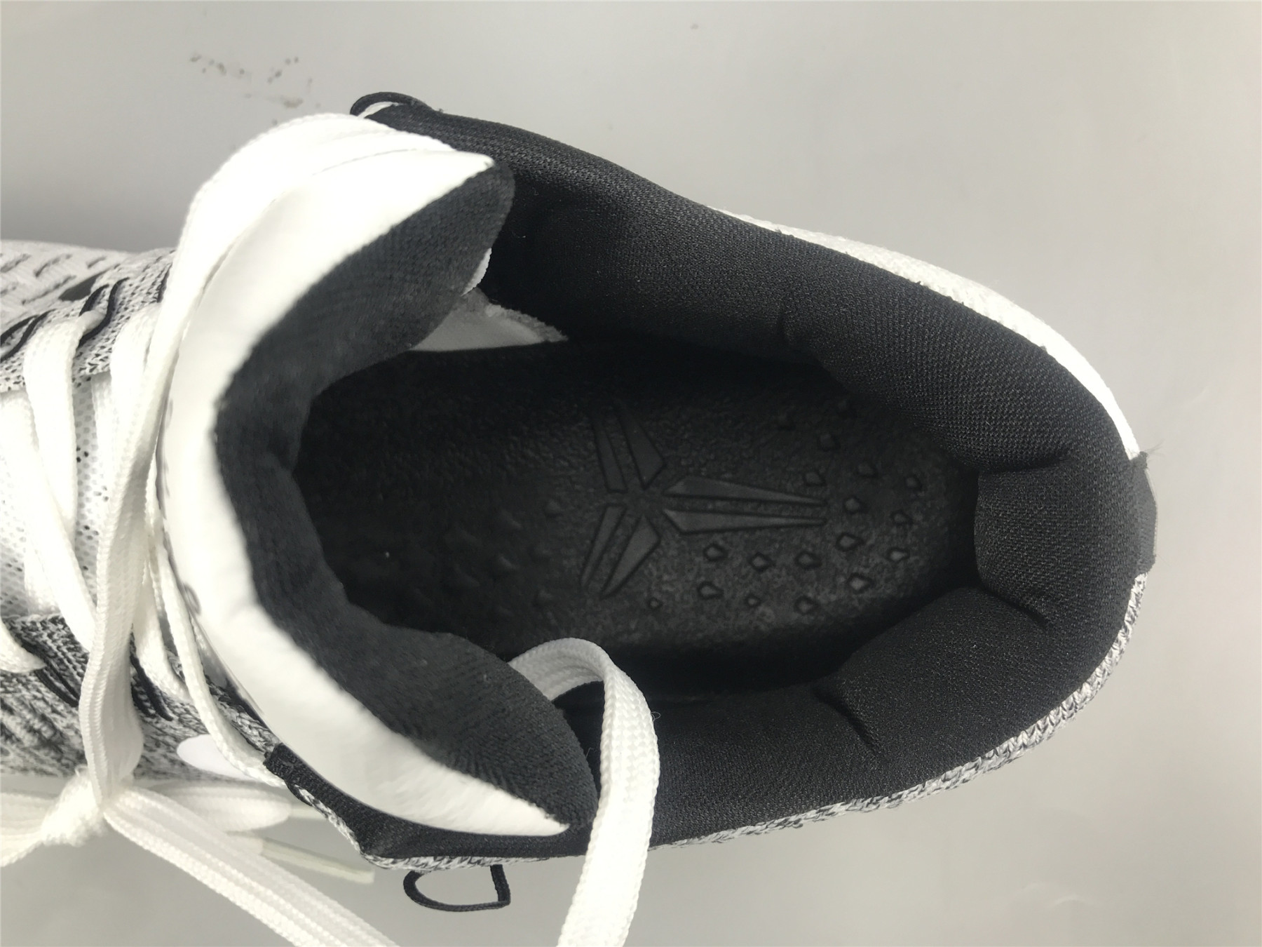 UA NIKE KOBE 9 ELITE LOW XDR 