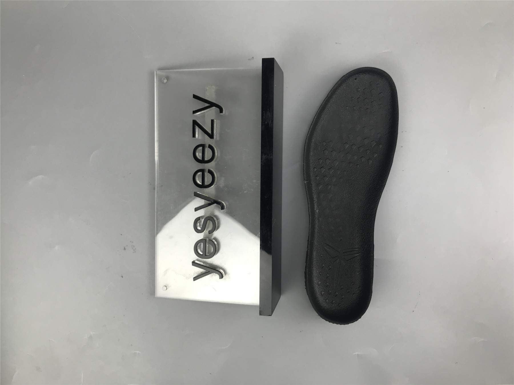 UA NIKE KOBE 9 ELITE LOW 