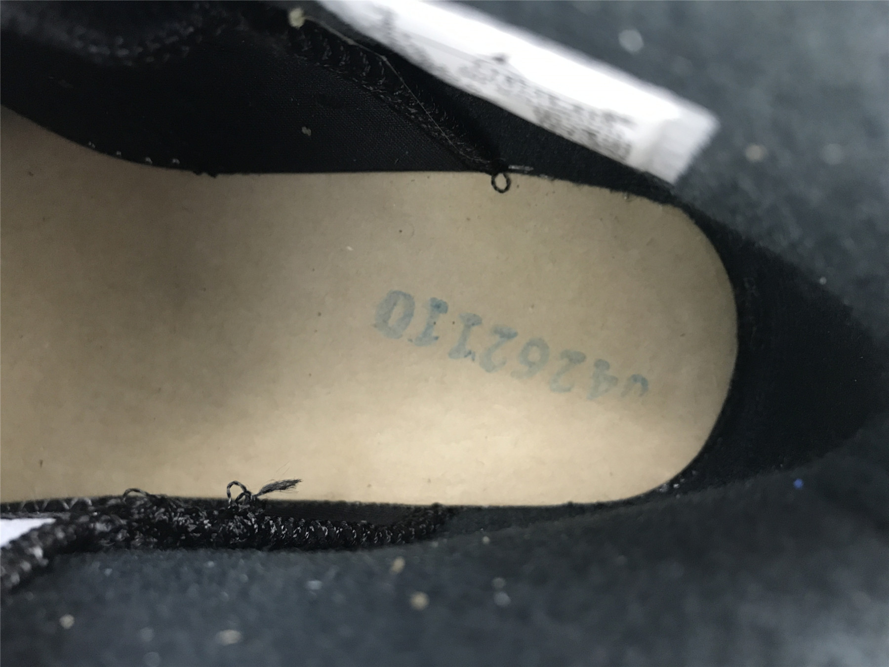 UA AIR JORDAN 6 RETRO 