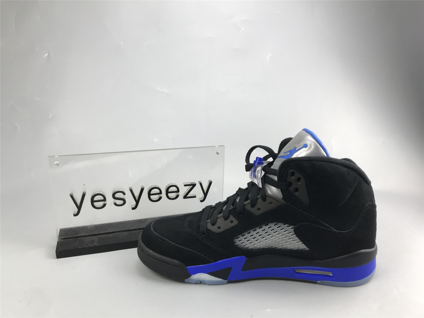 UA AIR JORDAN 5 RETRO 