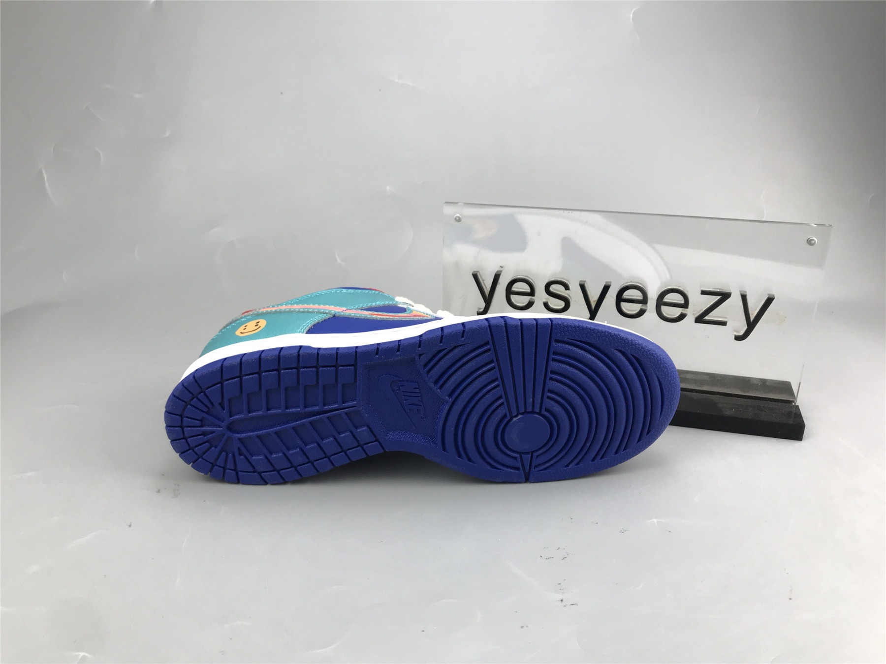 UA NIKE SB DUNK LOW RAINBOW X CACTUSPLANTFLEAMARKET