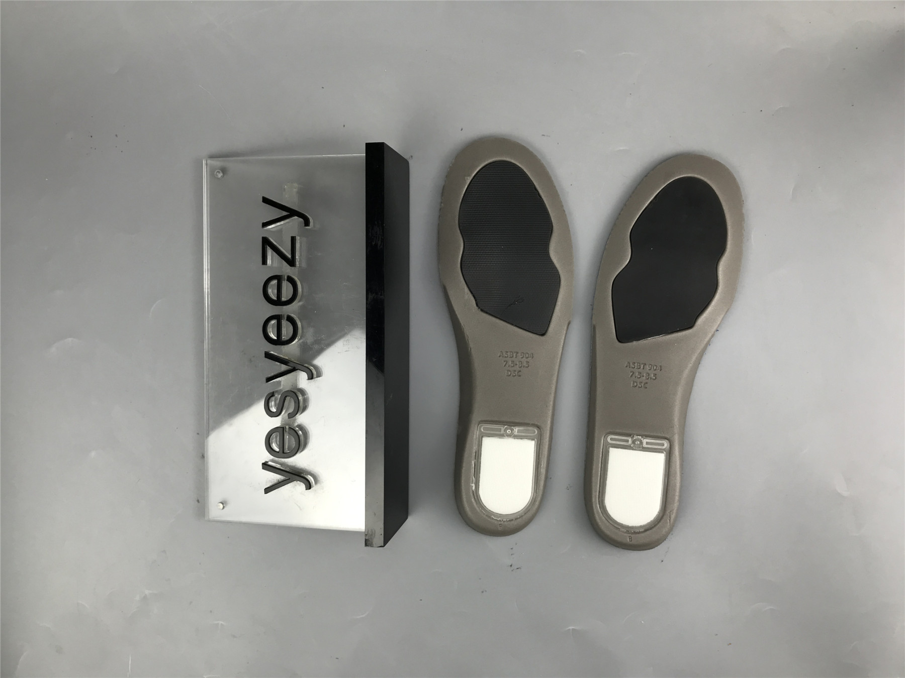 UA NIKE SB DUNK LOW RAINBOW X CACTUSPLANTFLEAMARKET