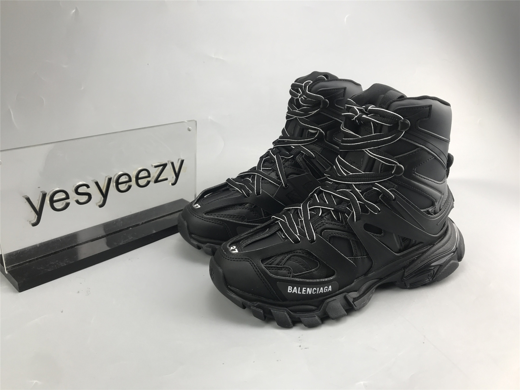UA TRACK HIKE BLACK