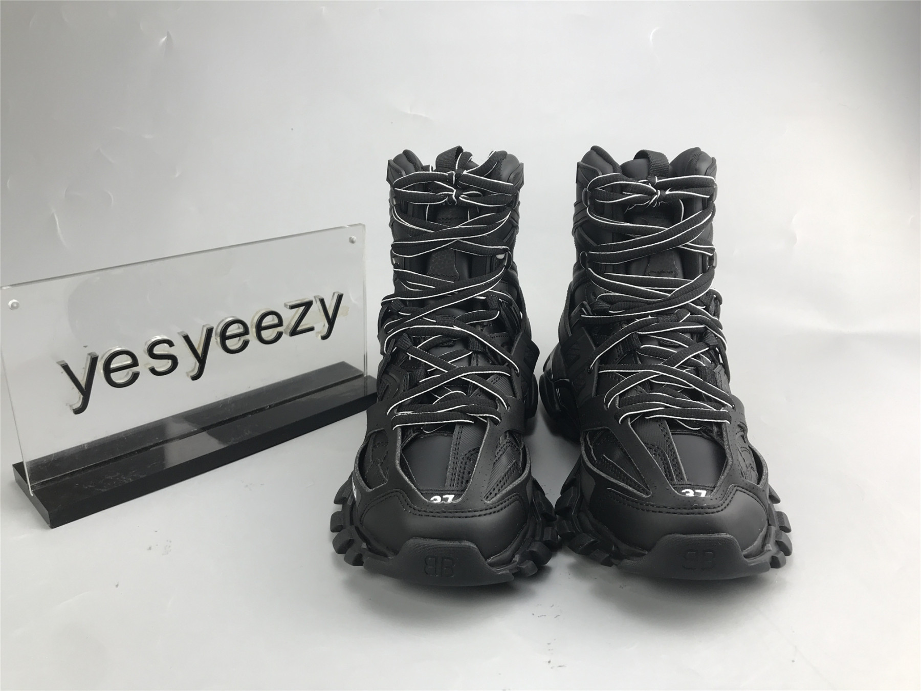 UA TRACK HIKE BLACK