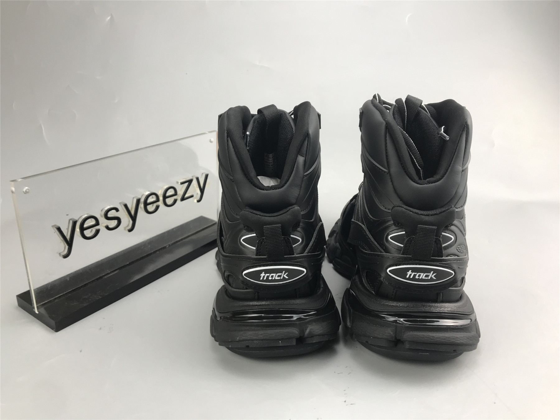UA TRACK HIKE BLACK