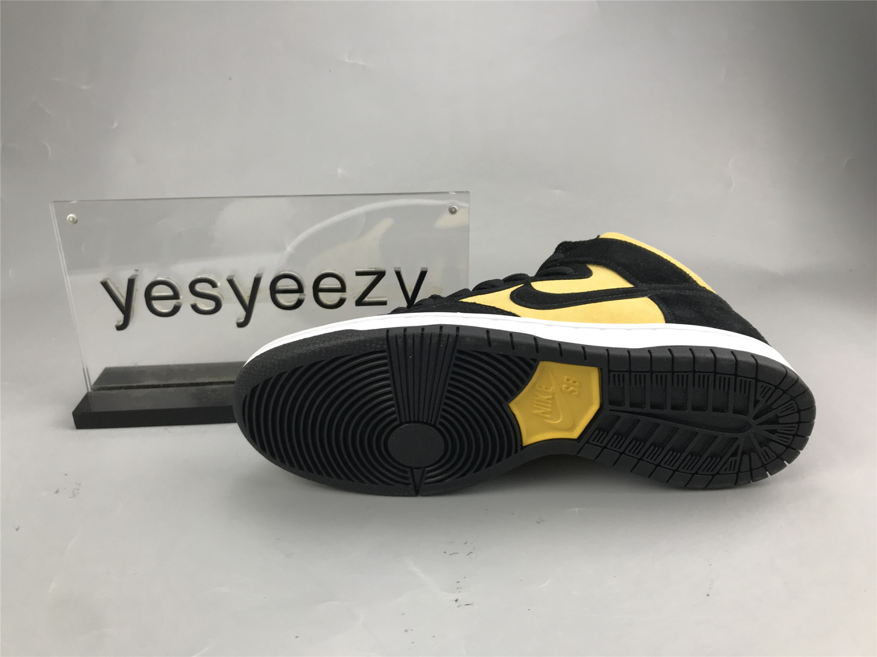 UA NIKE DUNK HIGH PRO SB 