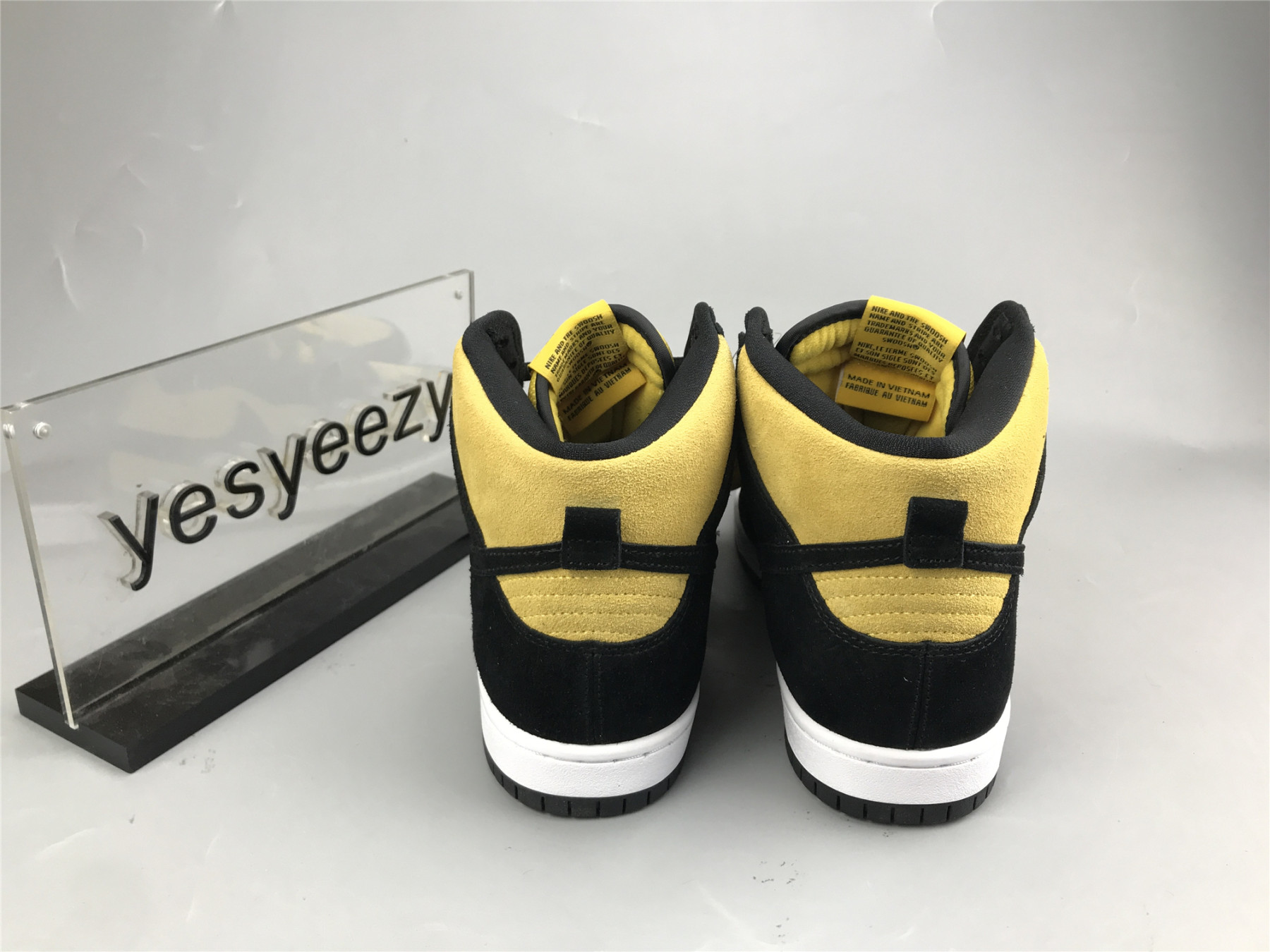 UA NIKE DUNK HIGH PRO SB 