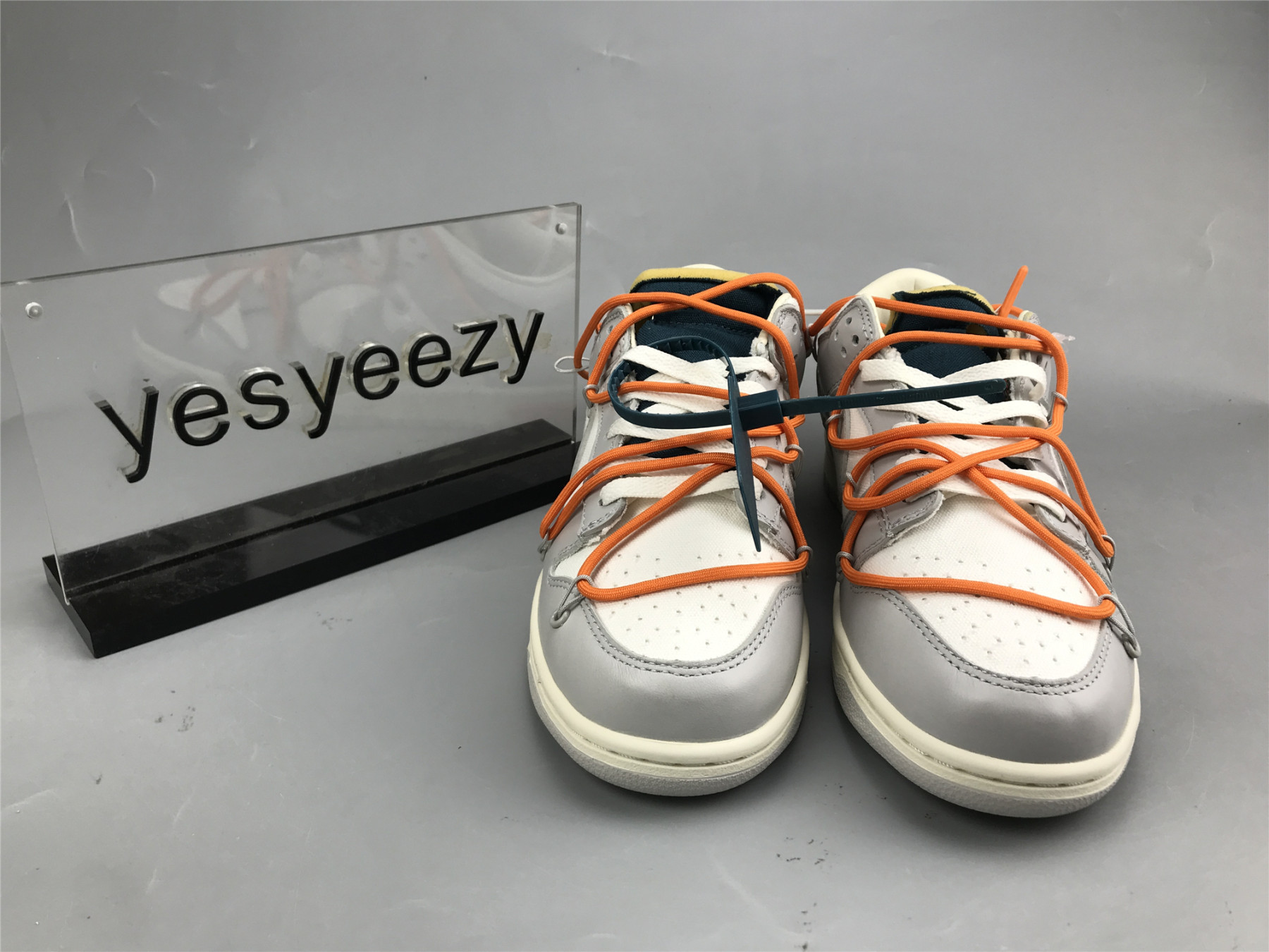 UA NIKE OFF-WHITE X DUNK LOW 