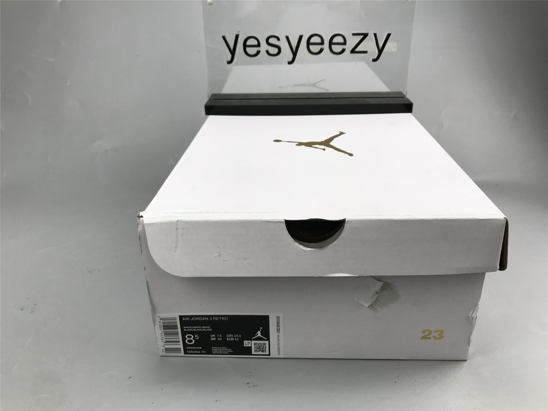 UA AIR JORDAN 3 RETRO 