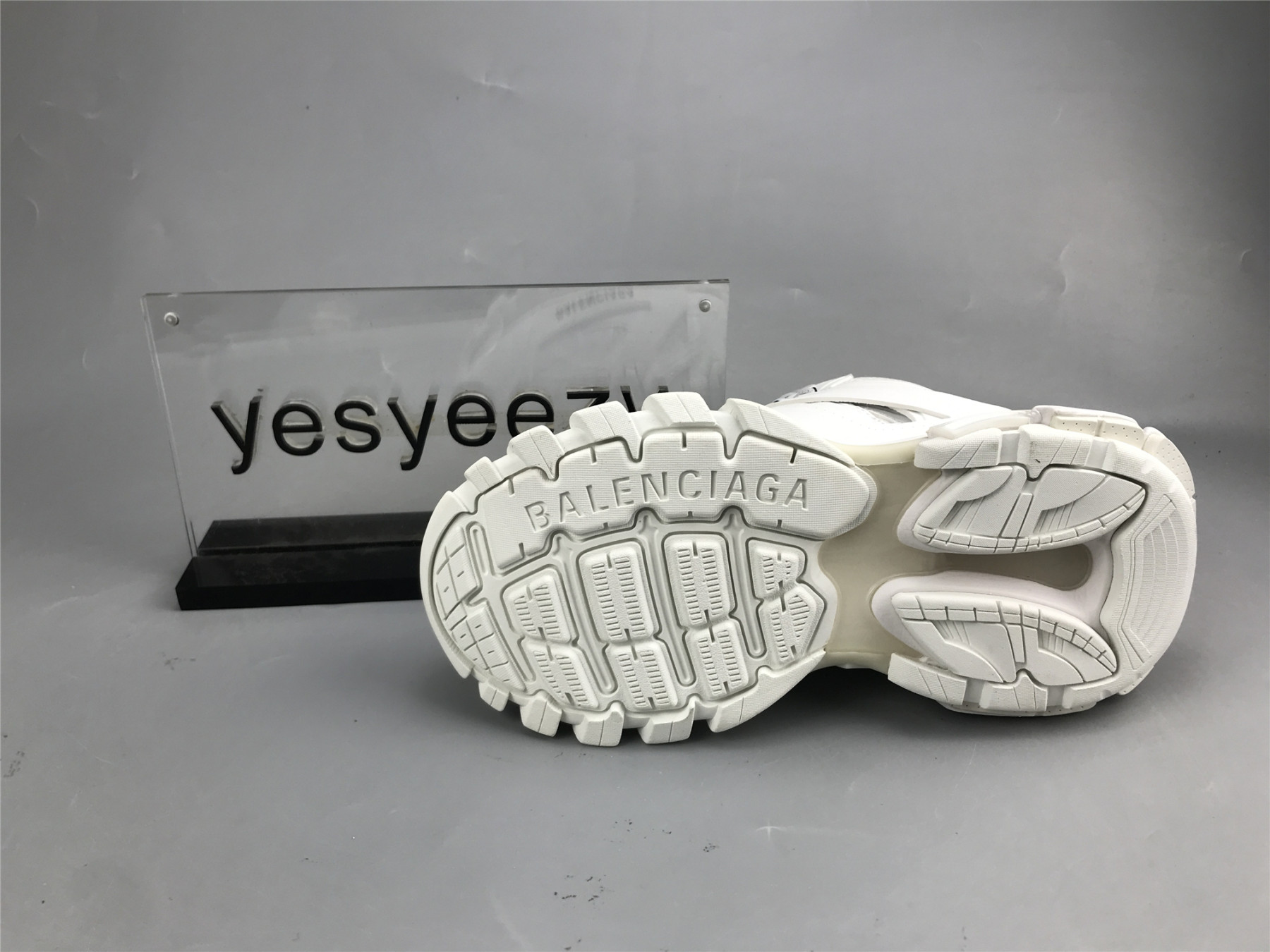 UA TRACK HIKE WHITE