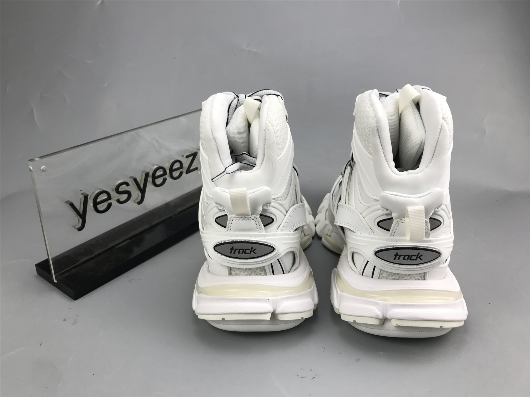 UA TRACK HIKE WHITE