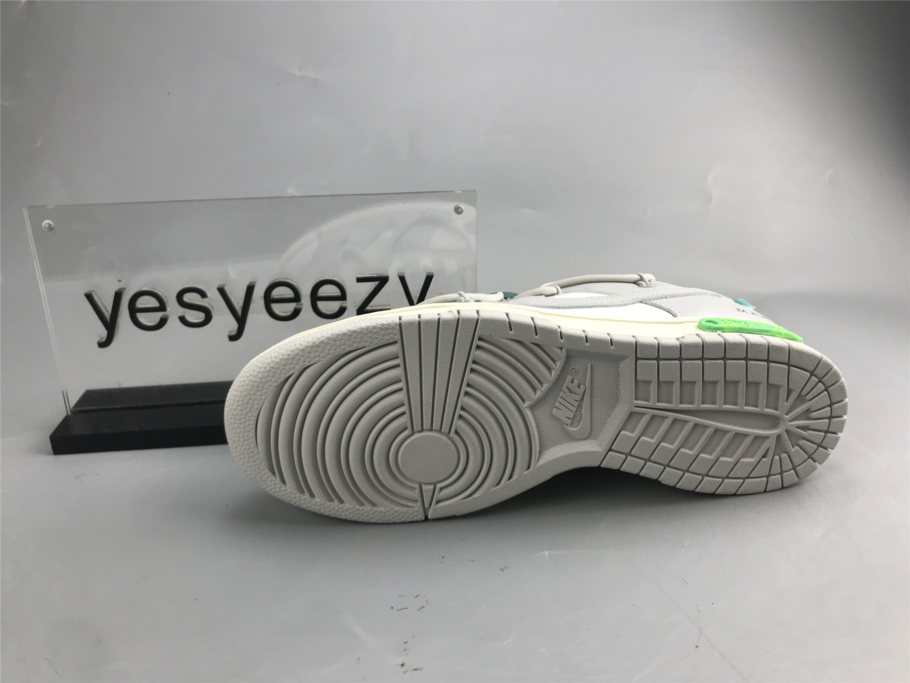 UA NIKE OFF-WHITE X DUNK LOW 