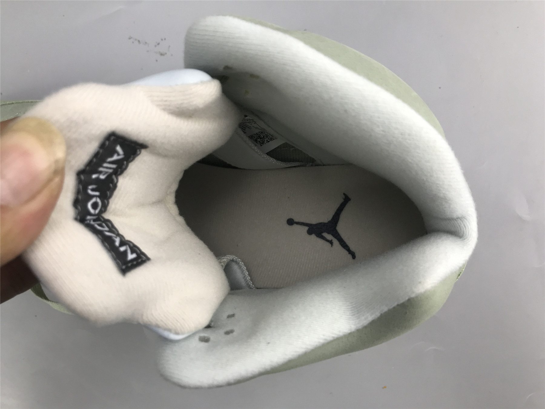 UA AIR JORDAN 5 RETRO 