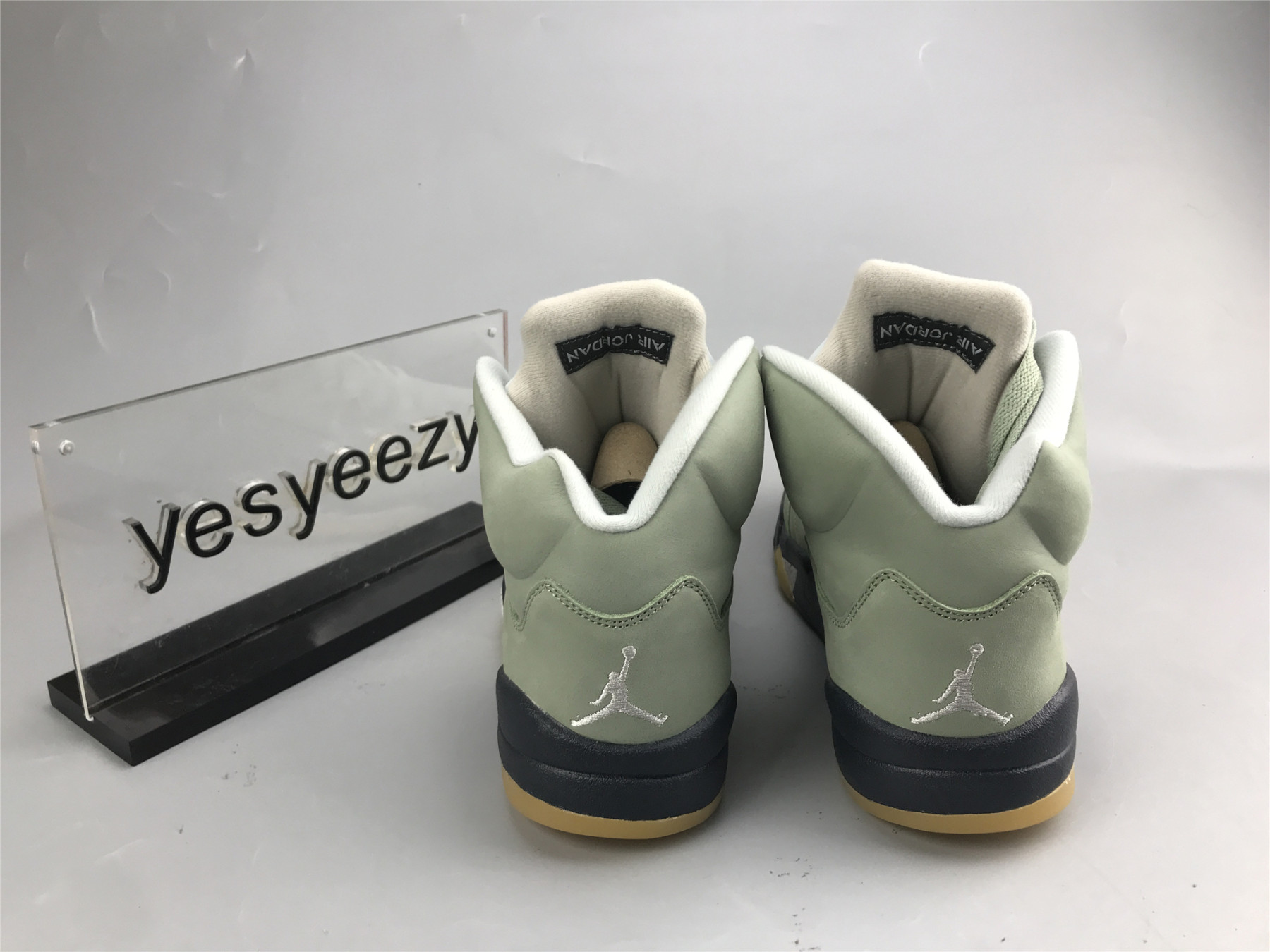 UA AIR JORDAN 5 RETRO 