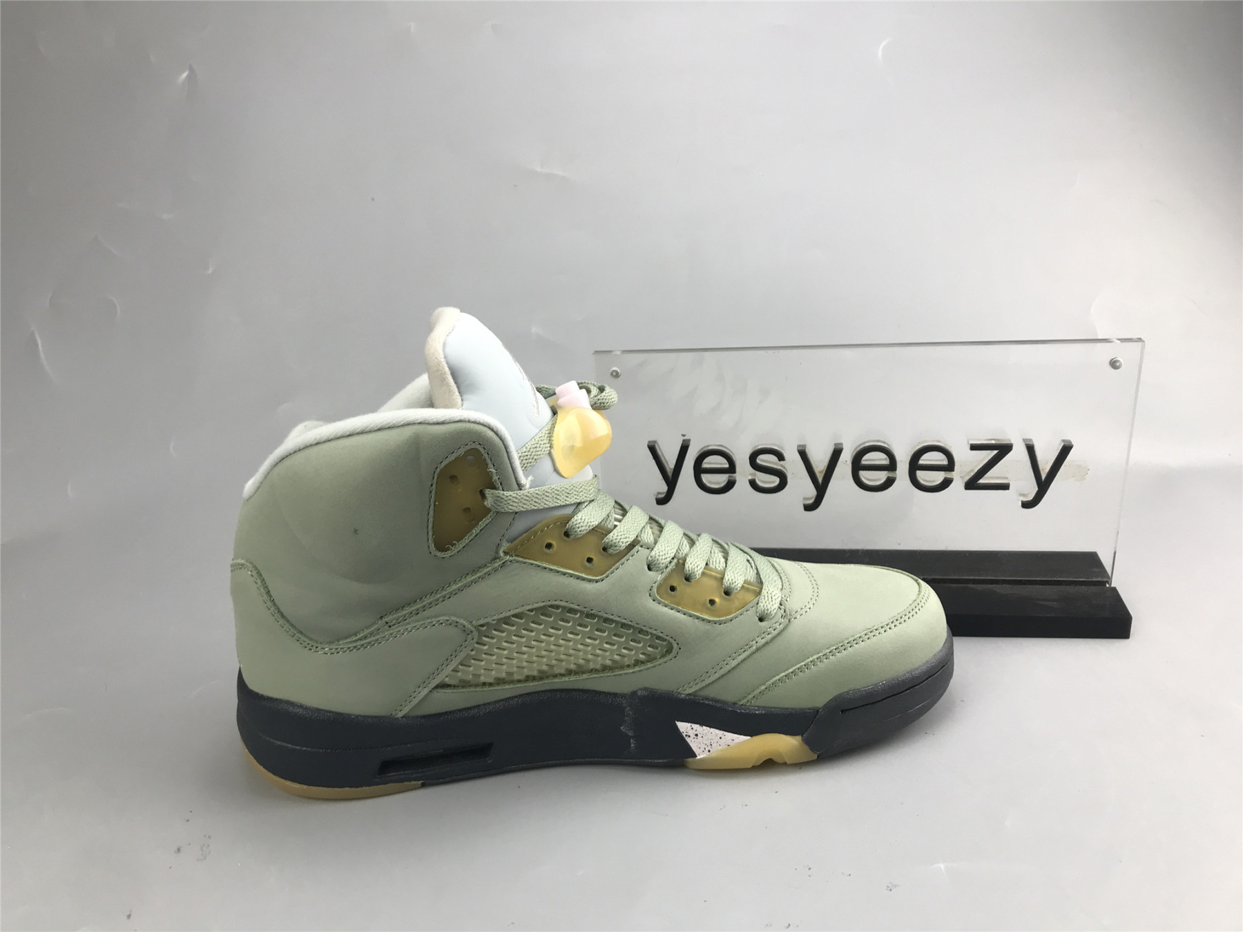 UA AIR JORDAN 5 RETRO 