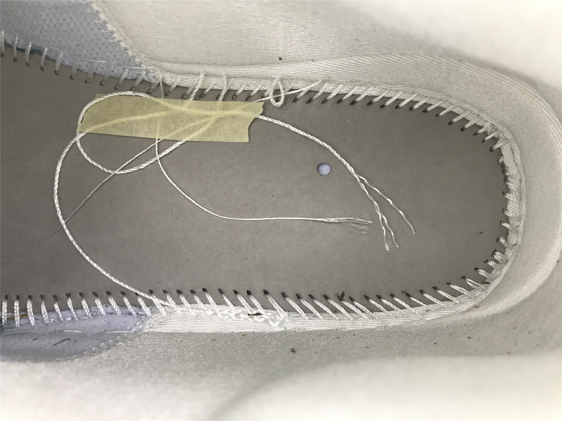 UA WMNS AIR JORDAN 1 MID 