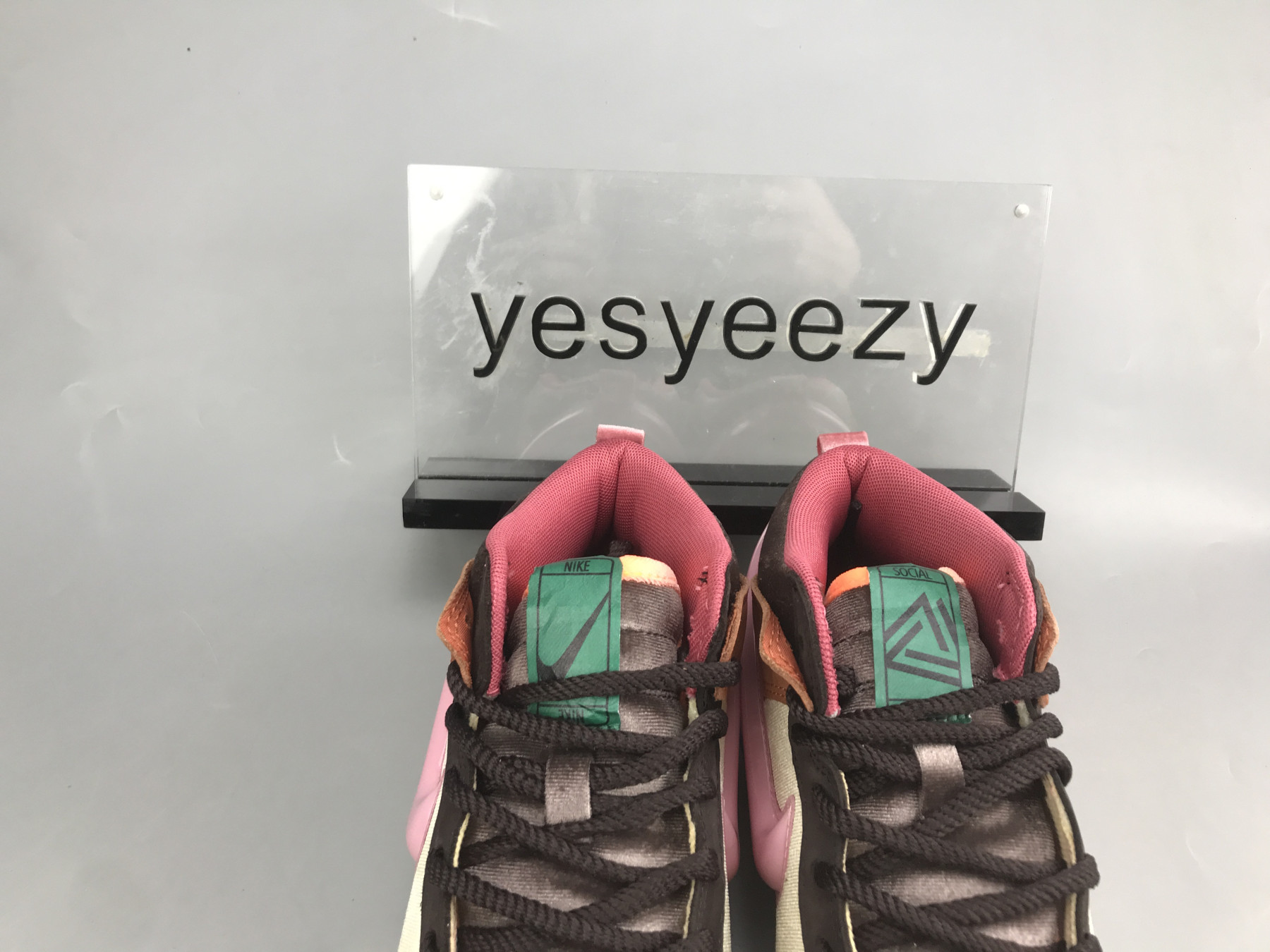 UA NIKE SOCIAL STATUS X DUNK MID 