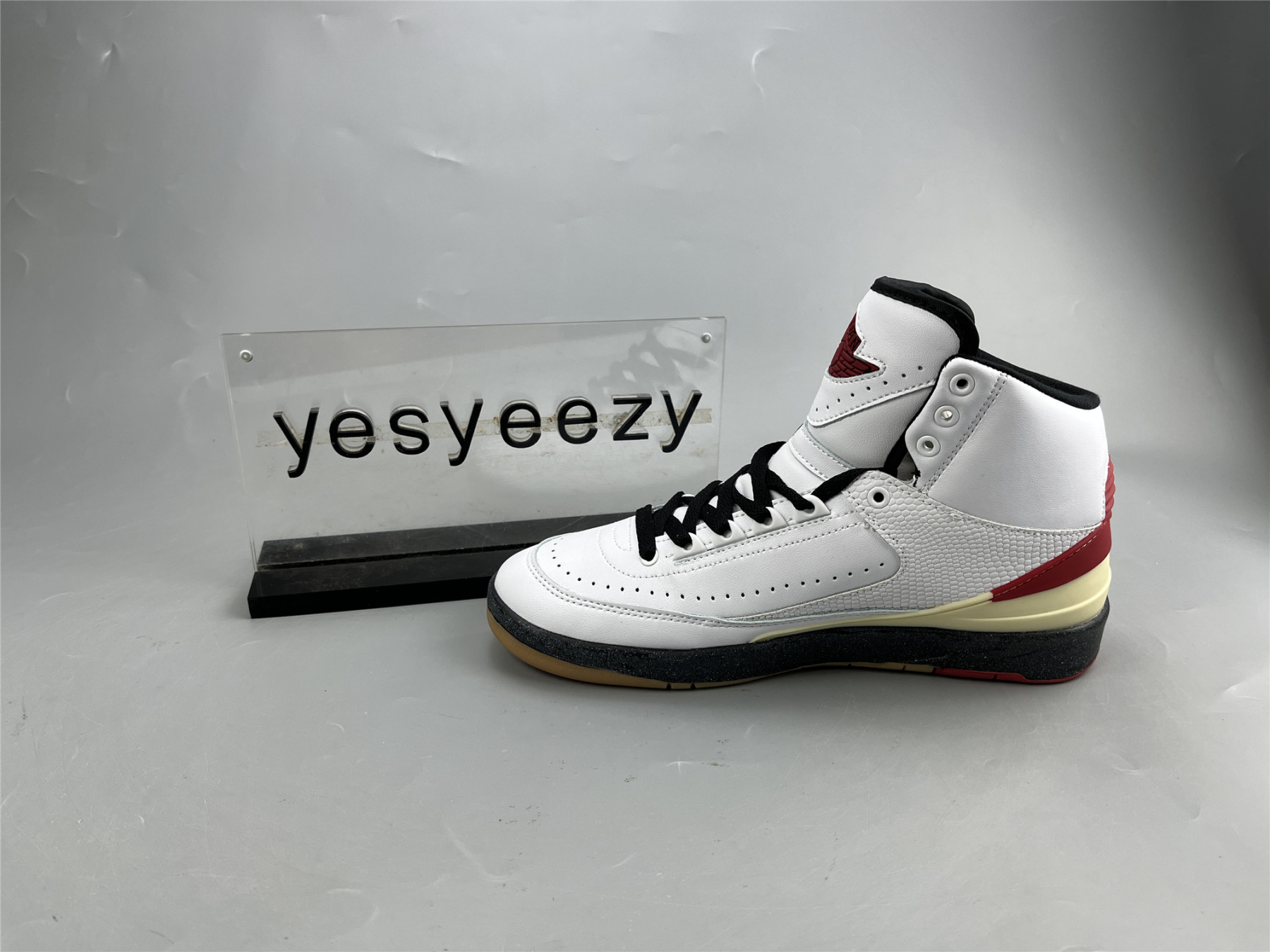 UA OFF WHITE X AIR JORDAN 2 LOW SP RED WHITE