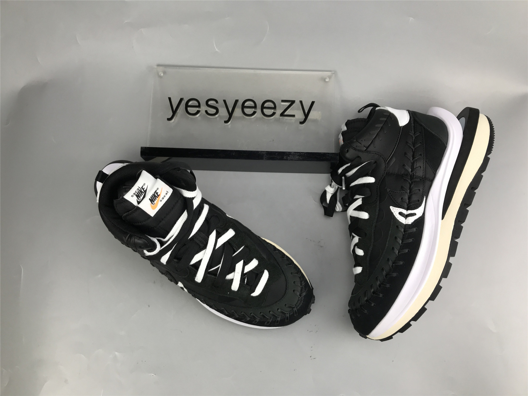 UA NIKE SACAI X JEAN PAUL GAULTIER X VAPORWAFFLE 