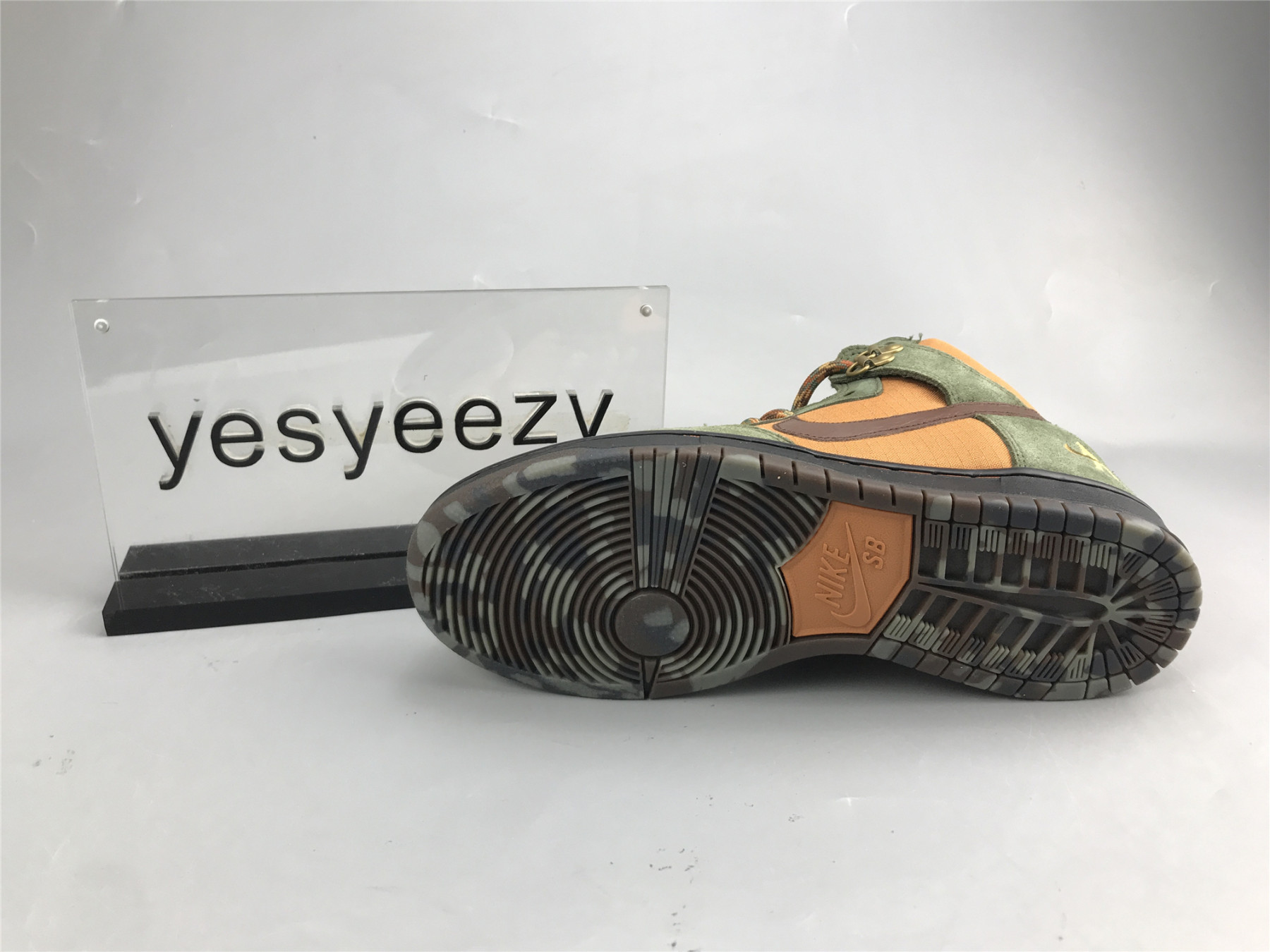 UA PASS~PORT X NIKE SB DUNK HIGH â€œWORKBOOTâ€