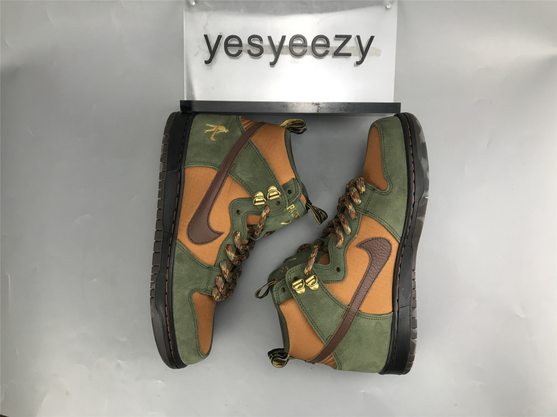 UA PASS~PORT X NIKE SB DUNK HIGH â€œWORKBOOTâ€