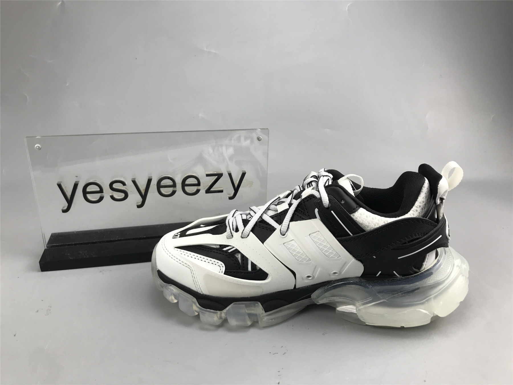 UA TRACK CLEAR SOLE WHITE BLACK