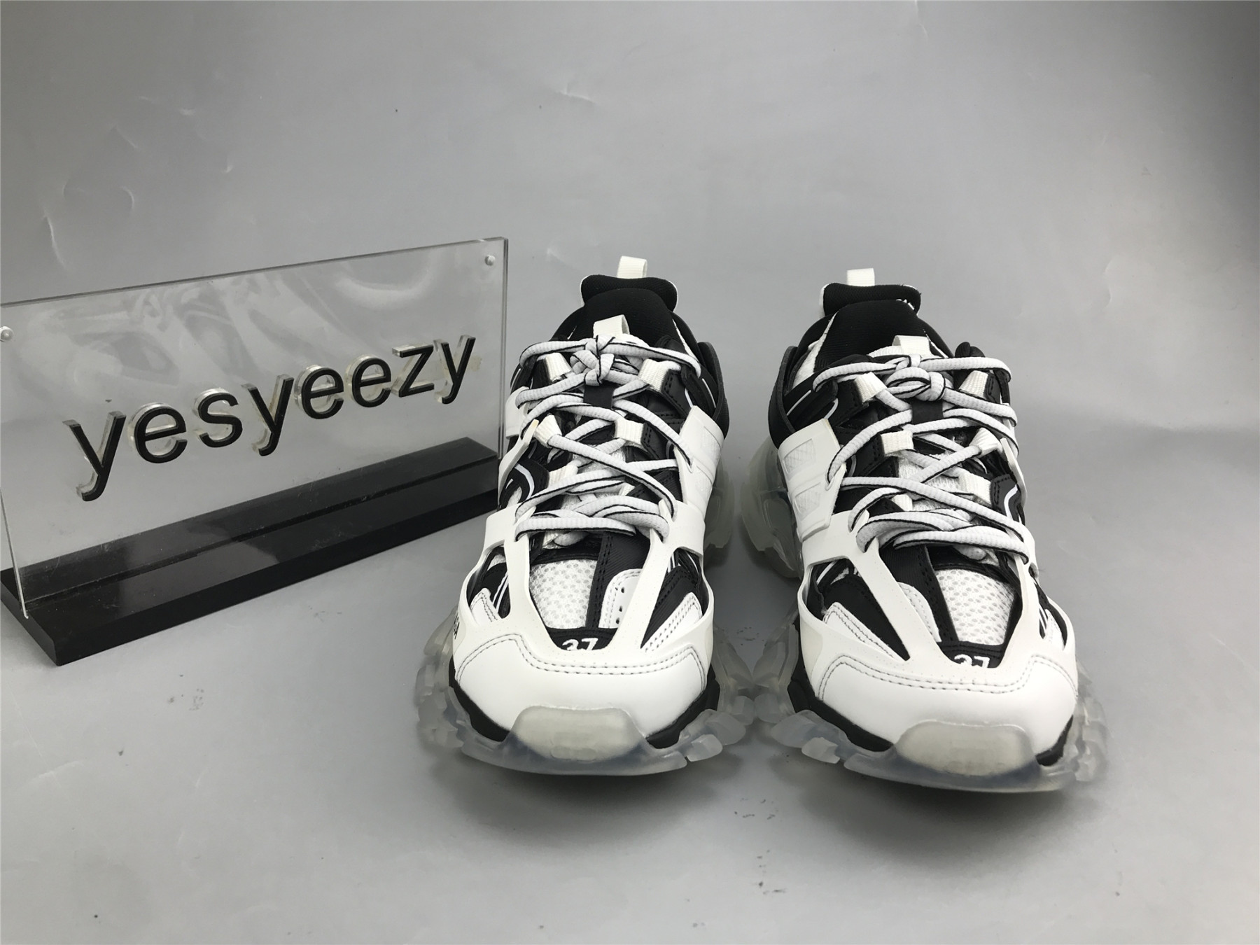 UA TRACK CLEAR SOLE WHITE BLACK