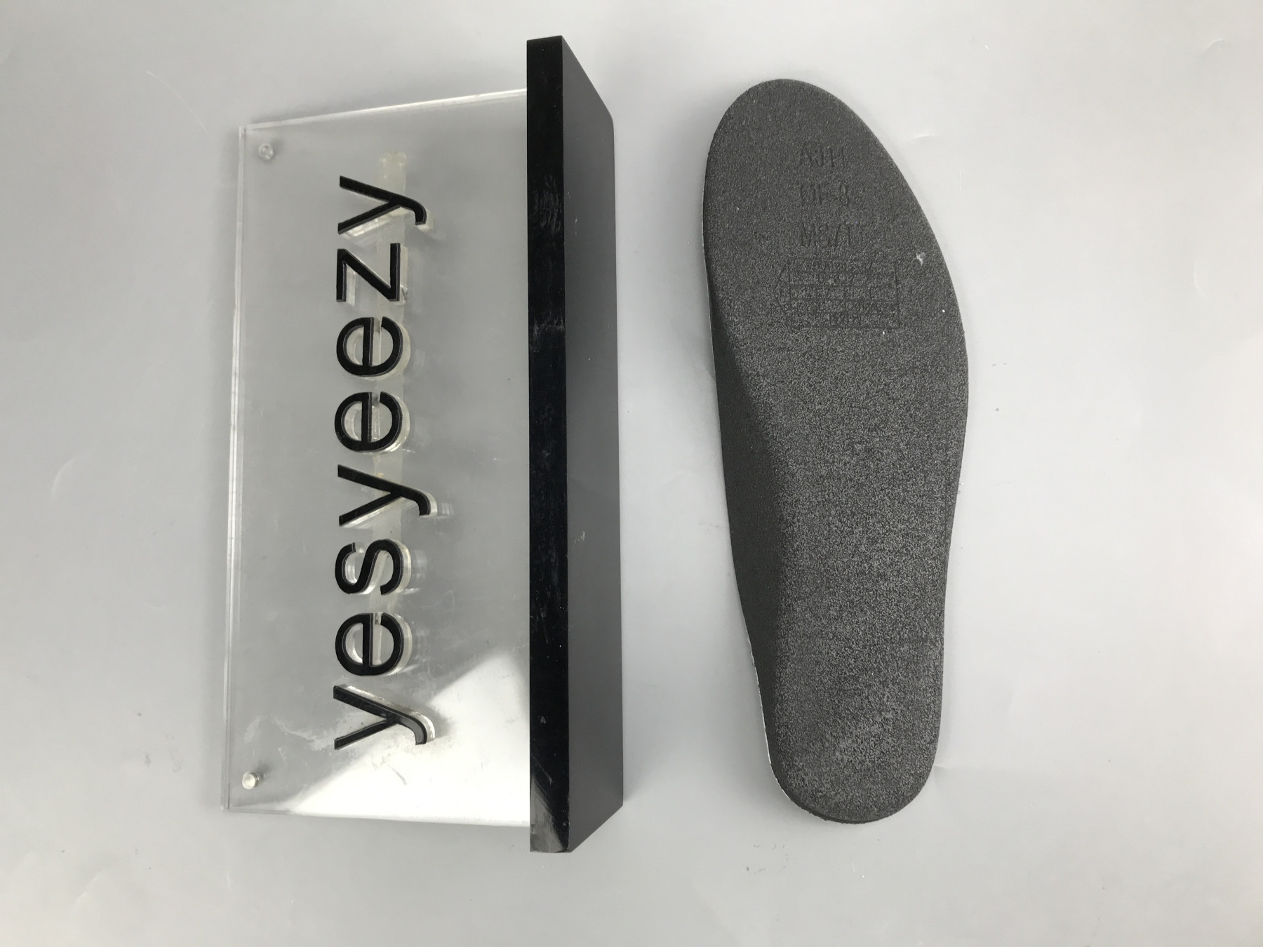 UA AIR JORDAN 1 RETRO HIGH OG HERITAGE