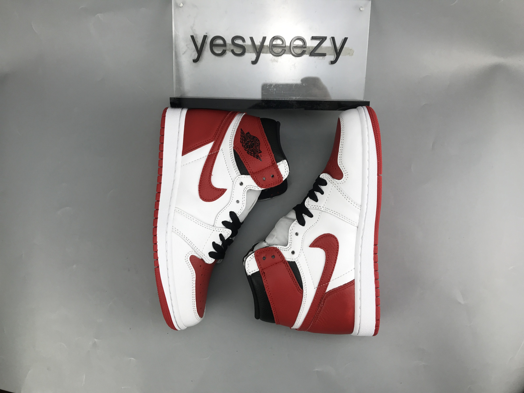 UA AIR JORDAN 1 RETRO HIGH OG HERITAGE